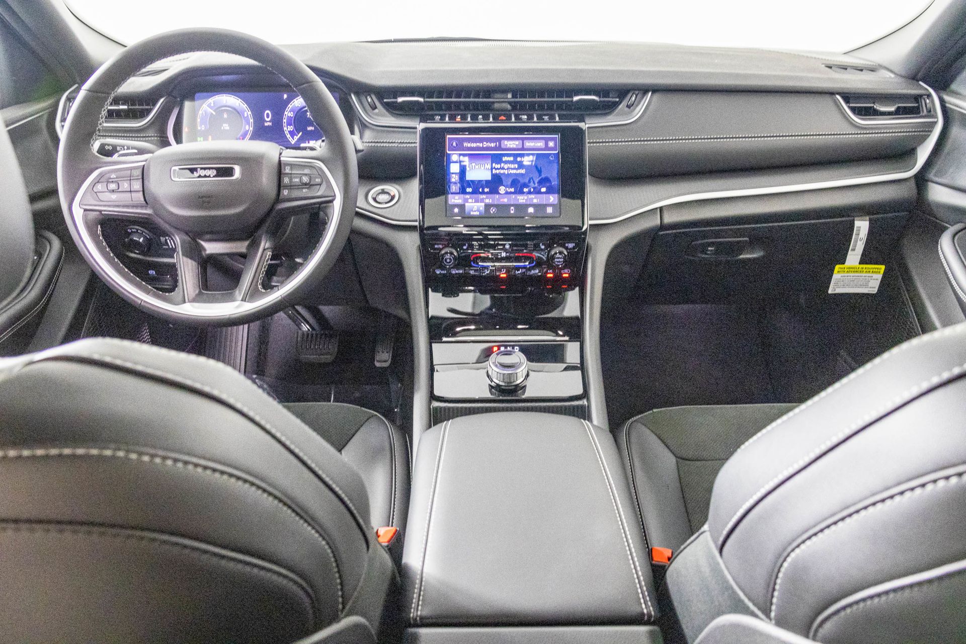 2025 JEEP GRAND CHEROKEE L - Image 3