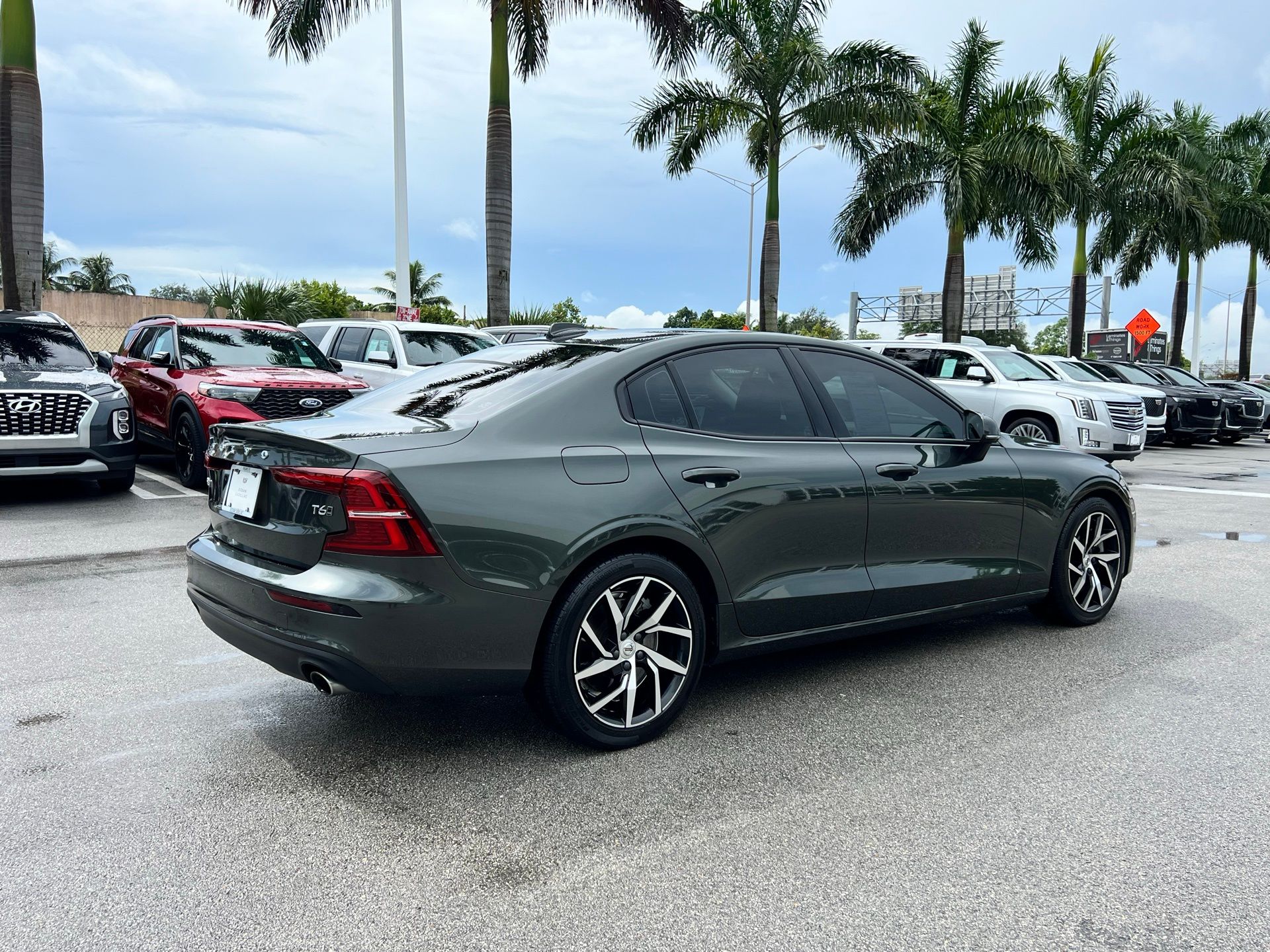 2020 Volvo S60 T6 Momentum 24