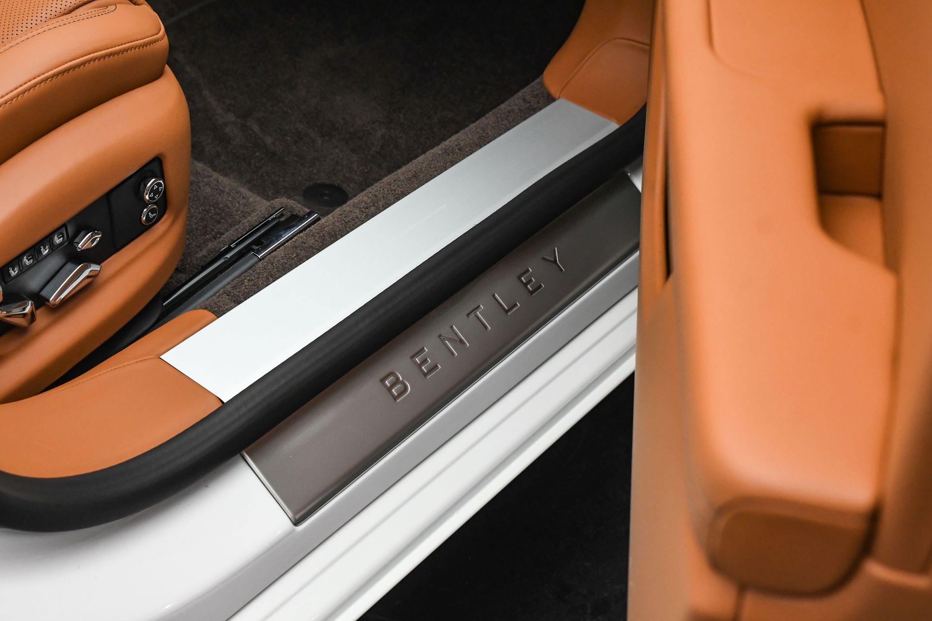 2026 Bentley Flying Spur - Photo 43