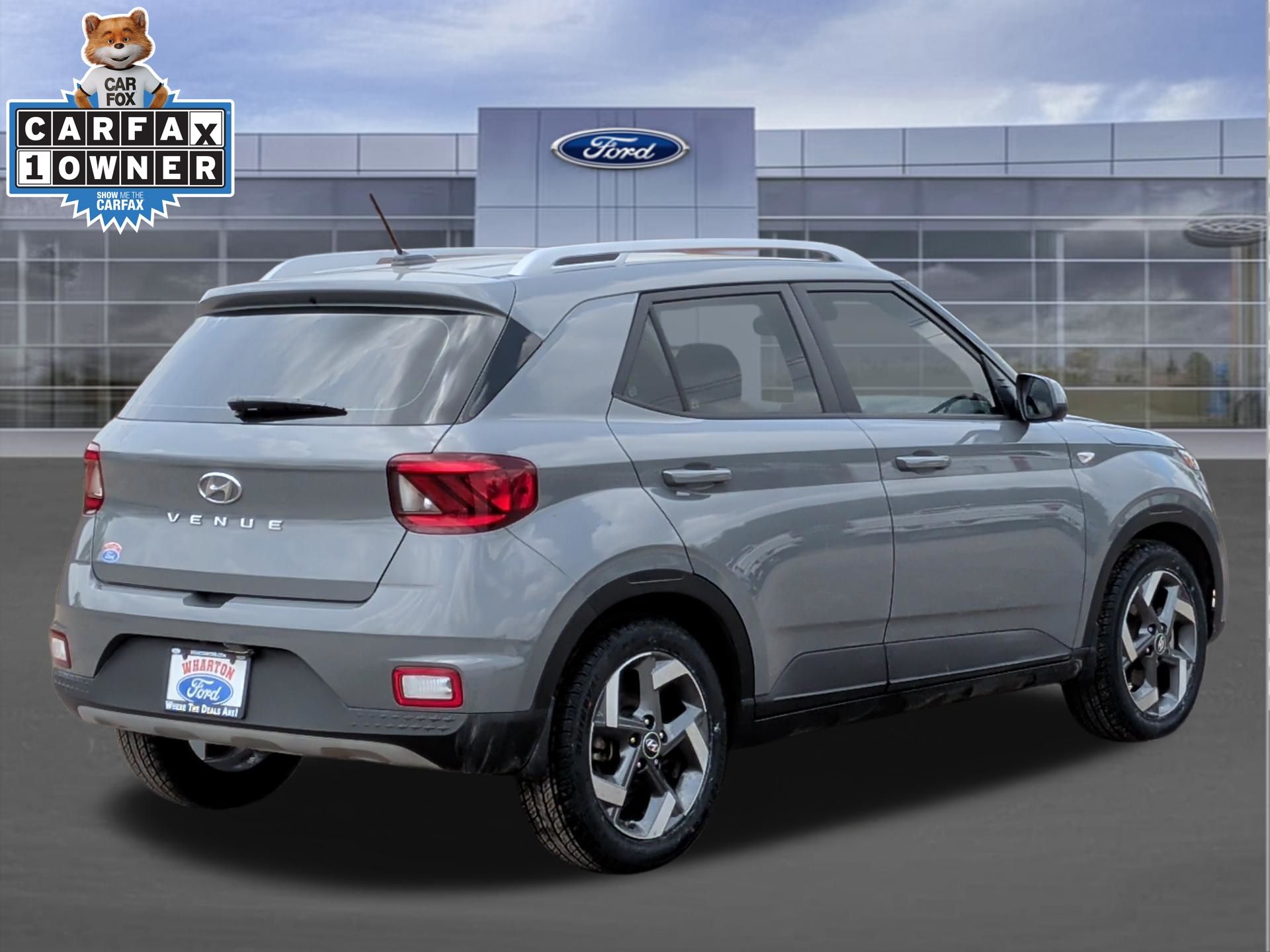 2023 Hyundai Venue SEL - 5