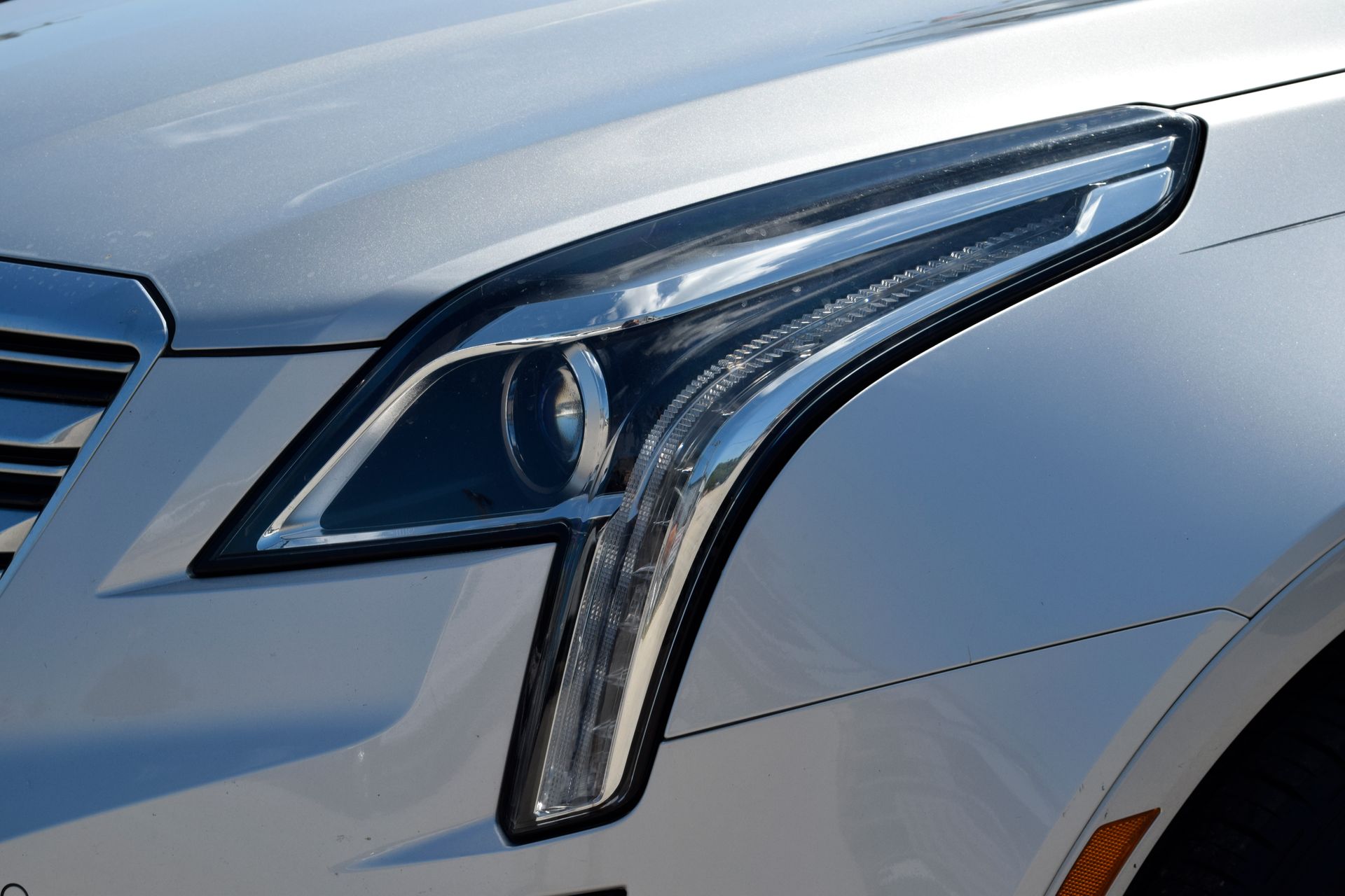 2018 Cadillac XT5 Luxury Silver at DeMontrond Ford