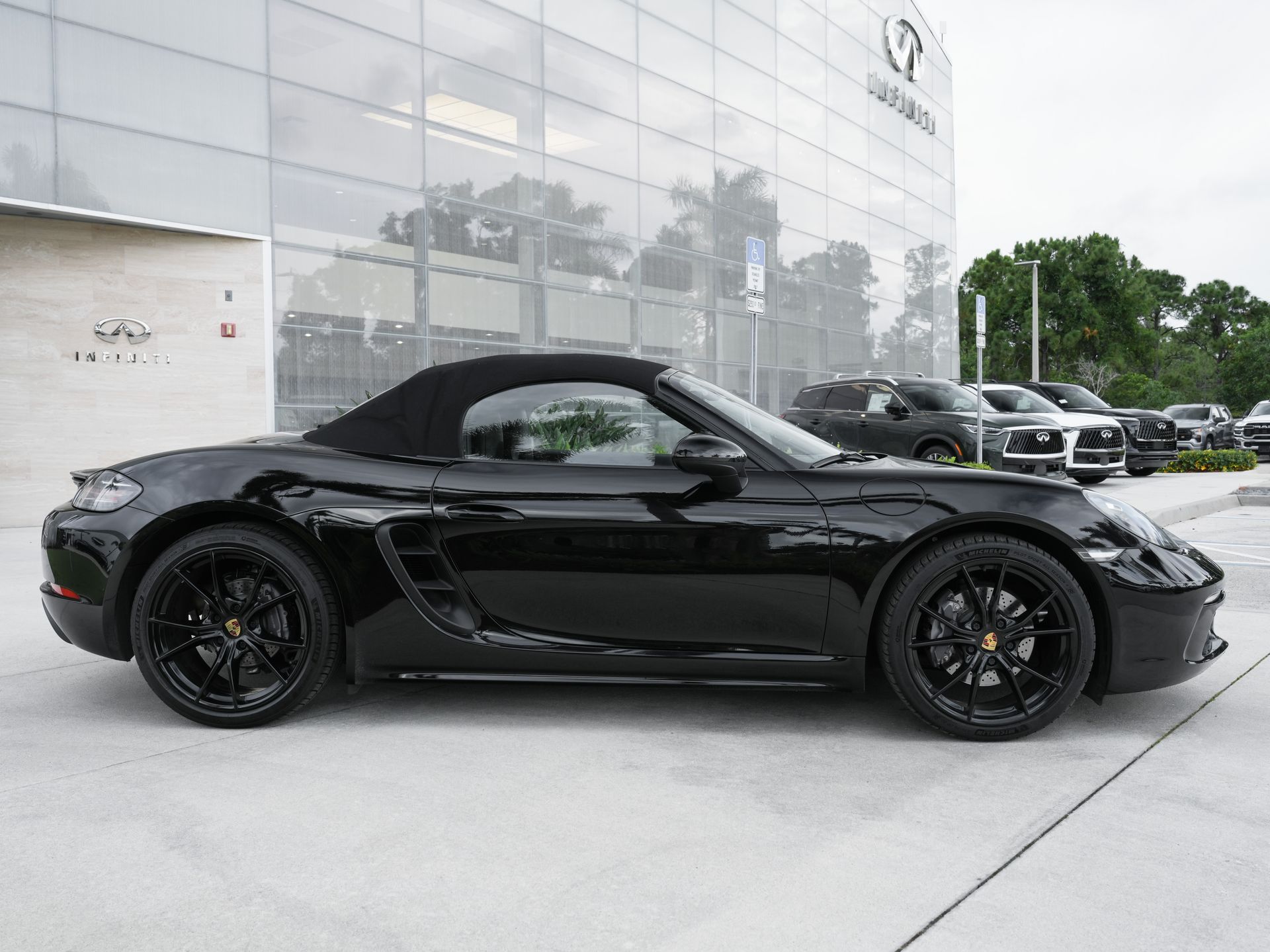 used 2021 Porsche 718 Boxster car, priced at $53,000