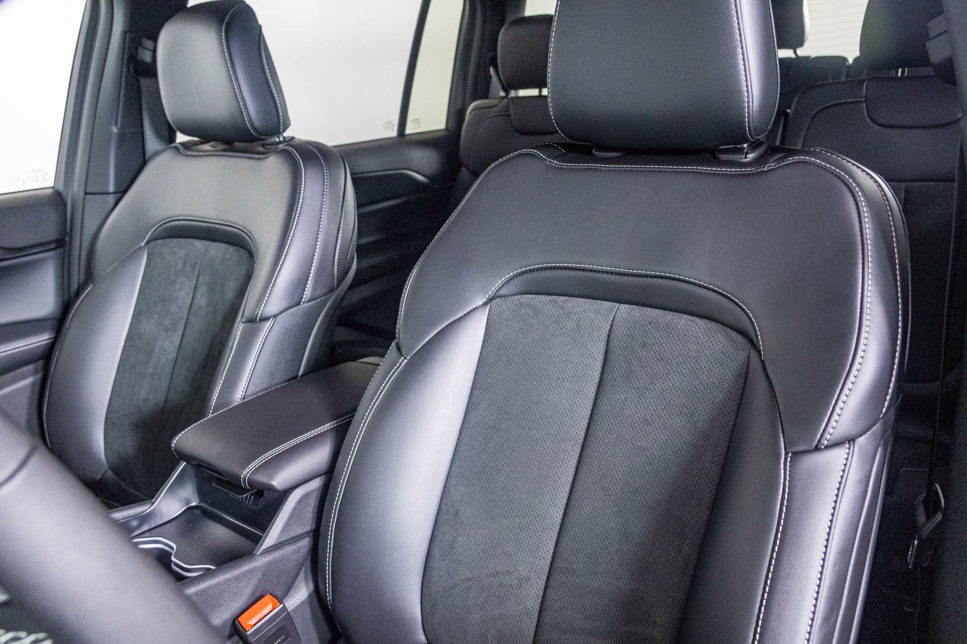 2025 JEEP GRAND CHEROKEE L - Image 17