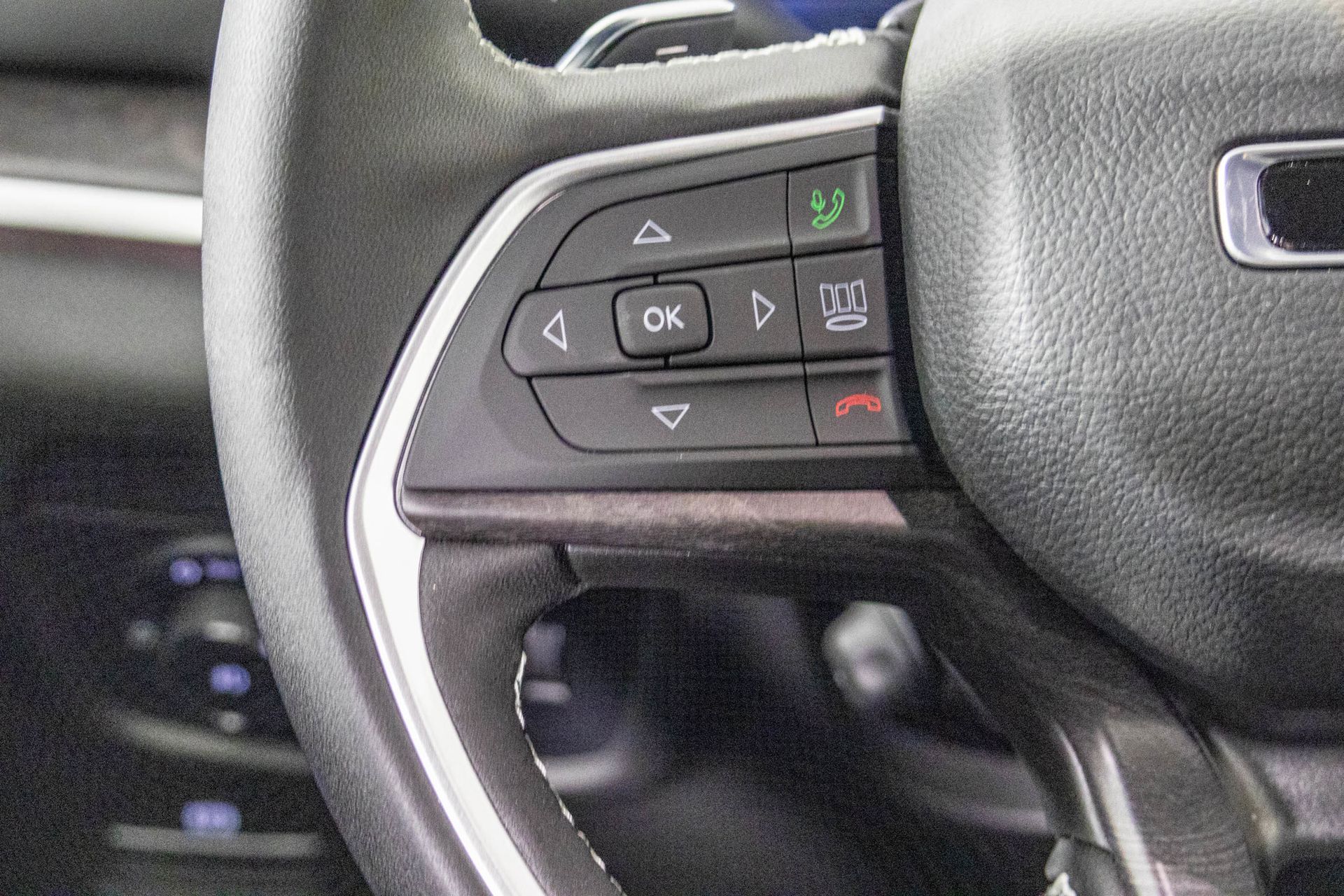 2025 JEEP GRAND CHEROKEE - Image 30