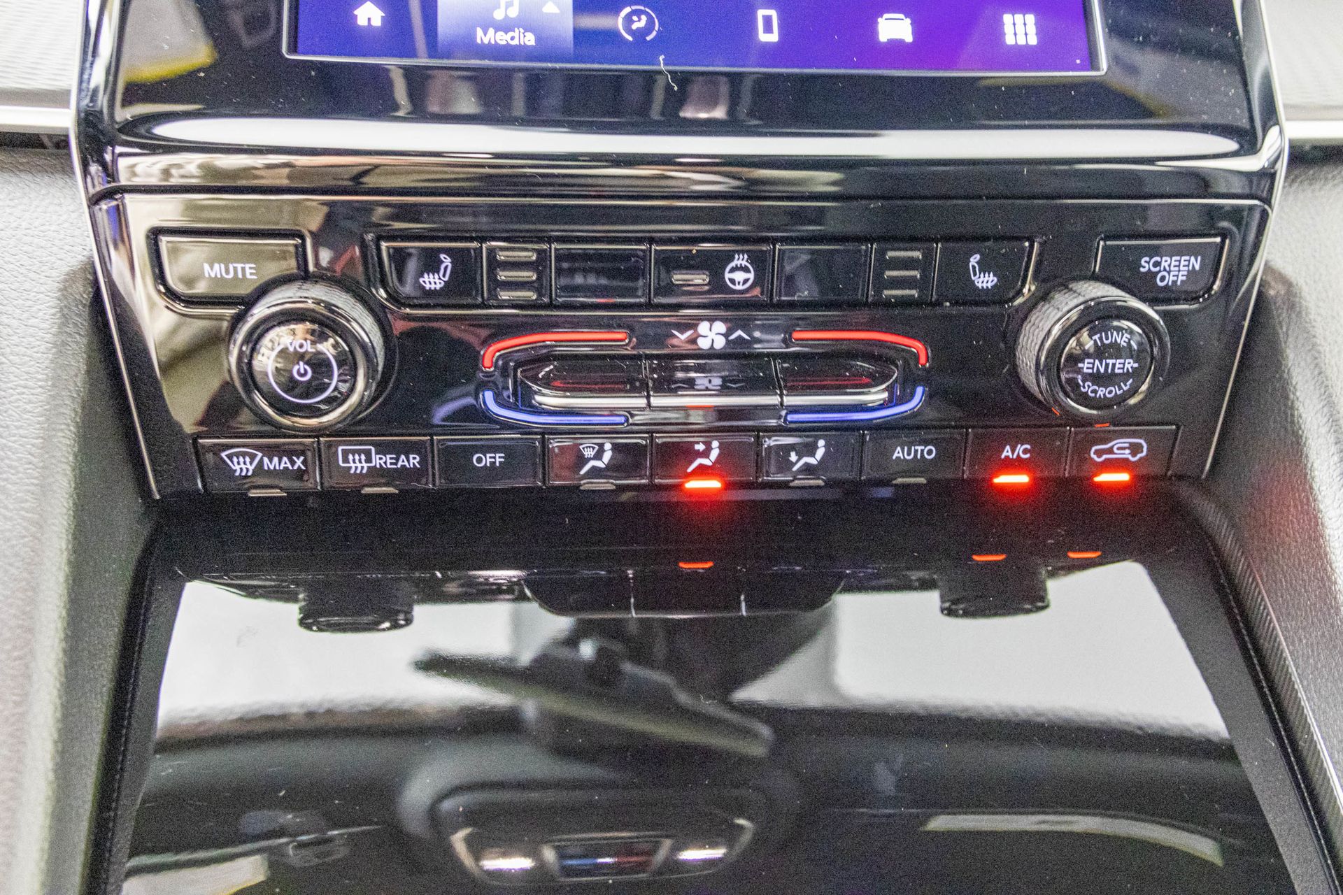 2025 JEEP GRAND CHEROKEE - Image 26