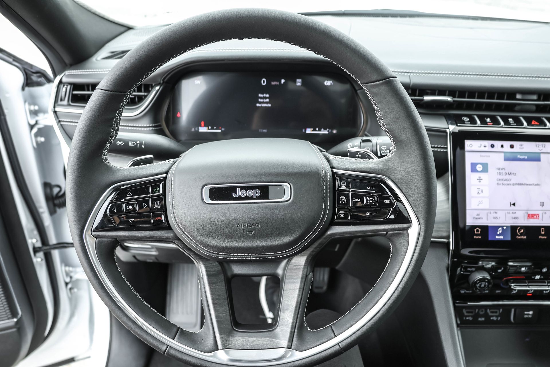 2025 JEEP GRAND CHEROKEE - Image 23