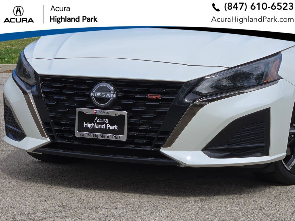 Used 2023 Nissan Altima SR with VIN 1N4BL4CV4PN367081 for sale in Highland Park, IL