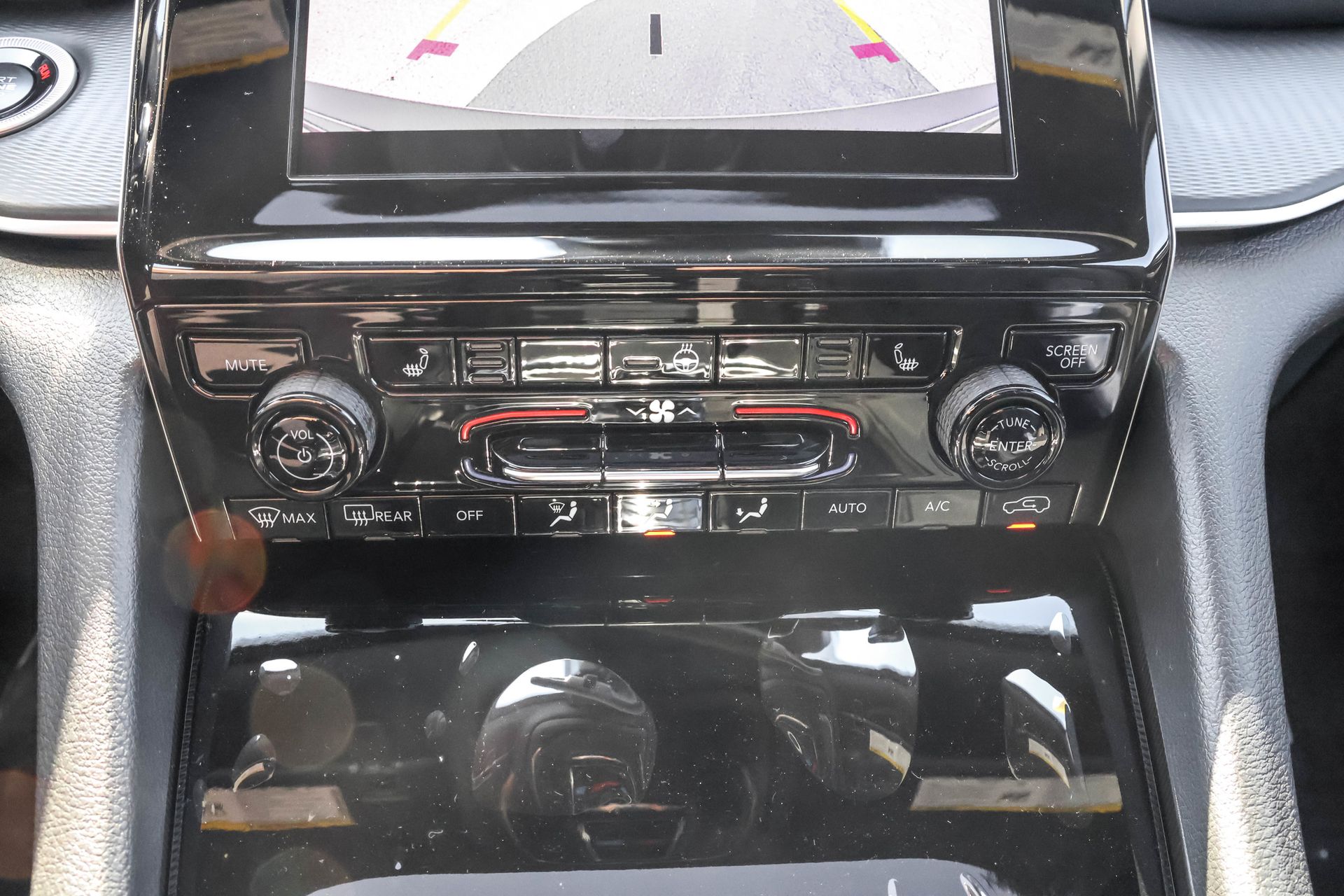 2025 JEEP GRAND CHEROKEE - Image 19