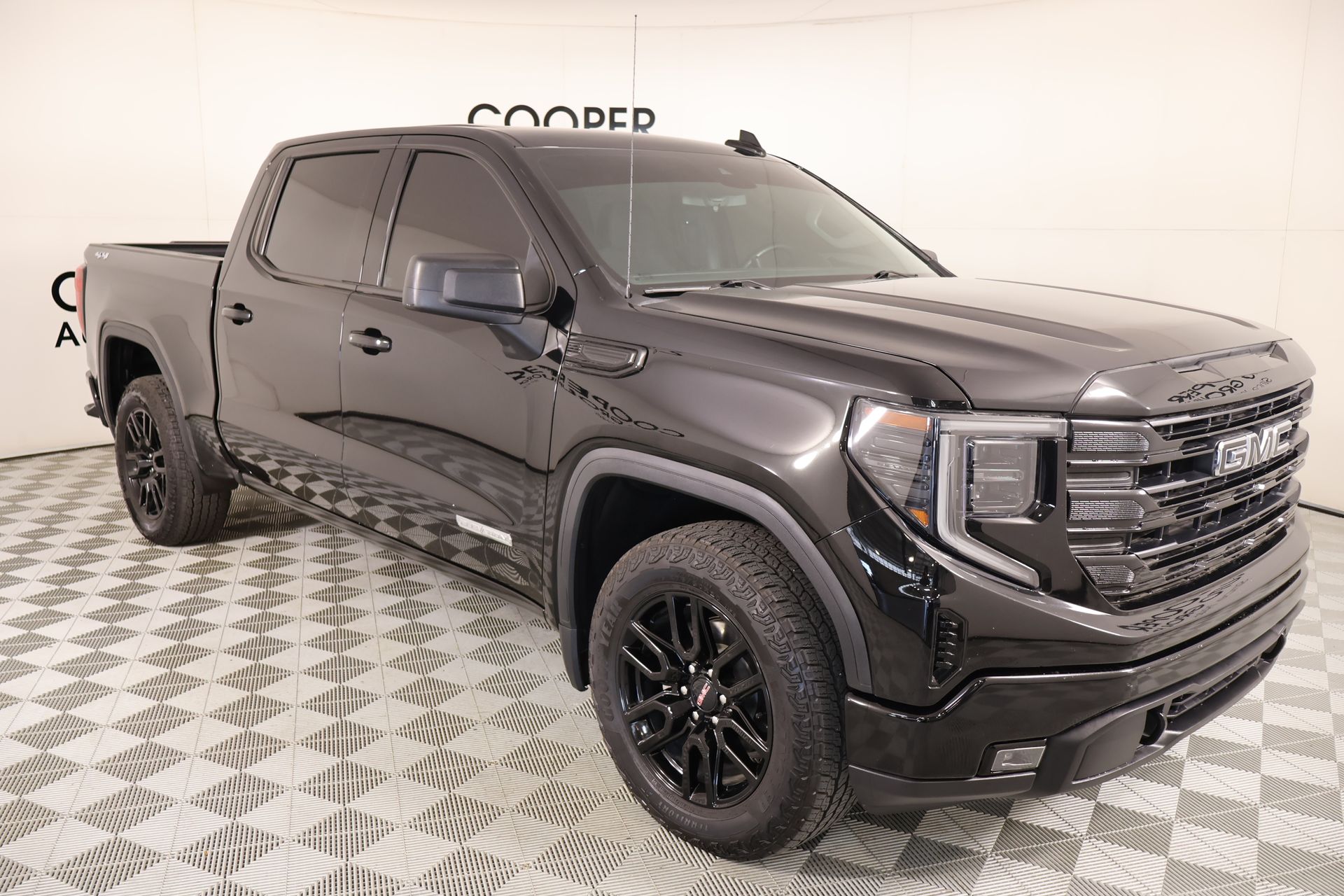 2023 GMC Sierra 1500 Elevation Crew Cab 4WD