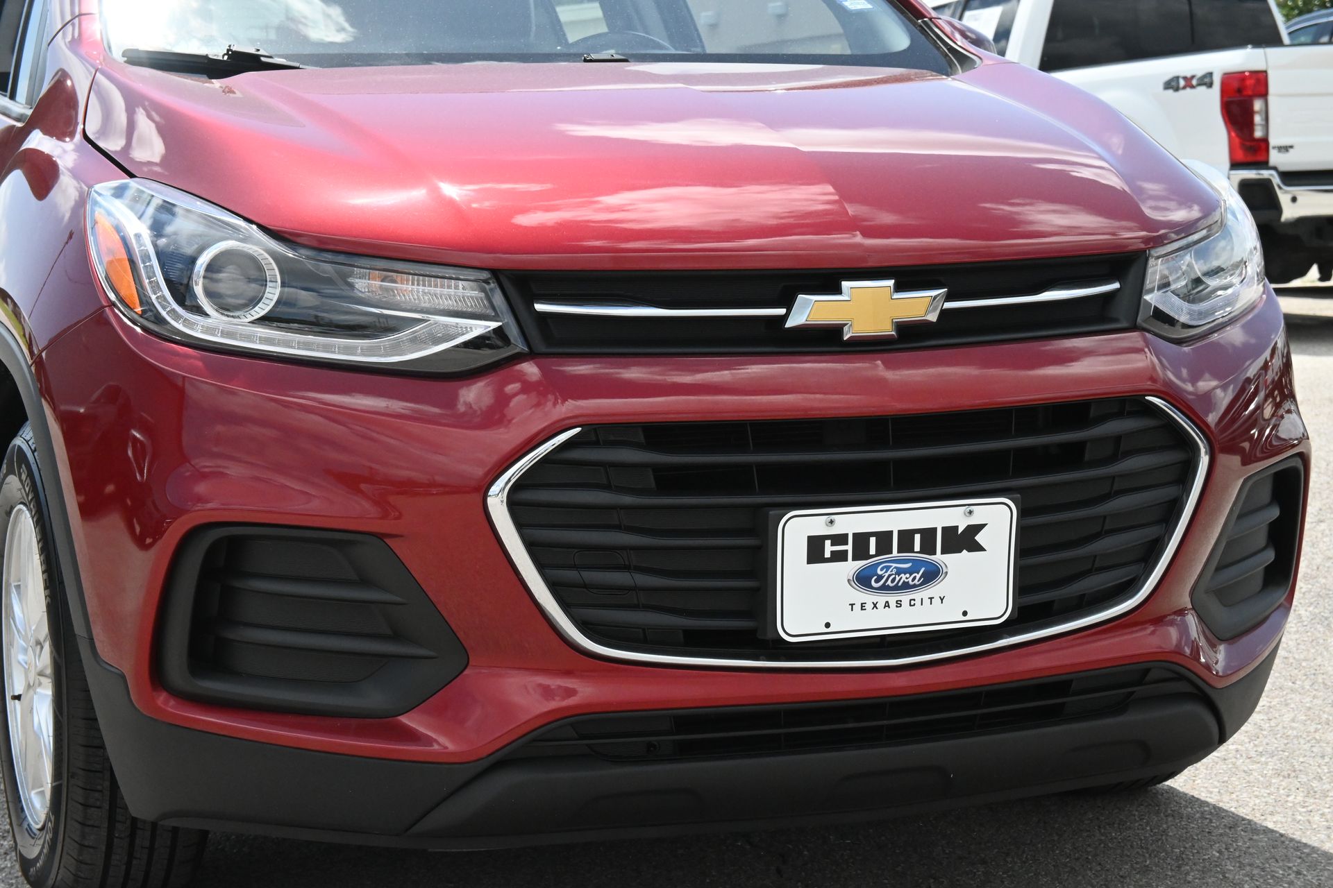 2022 Chevrolet Trax LT Red at AutoSavvy Houston Southwest