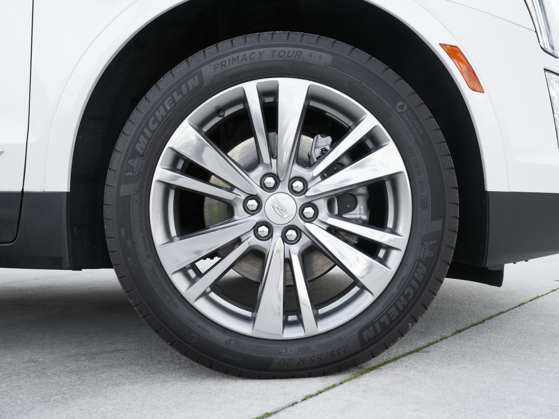 used 2025 Cadillac XT5 car, priced at $40,300