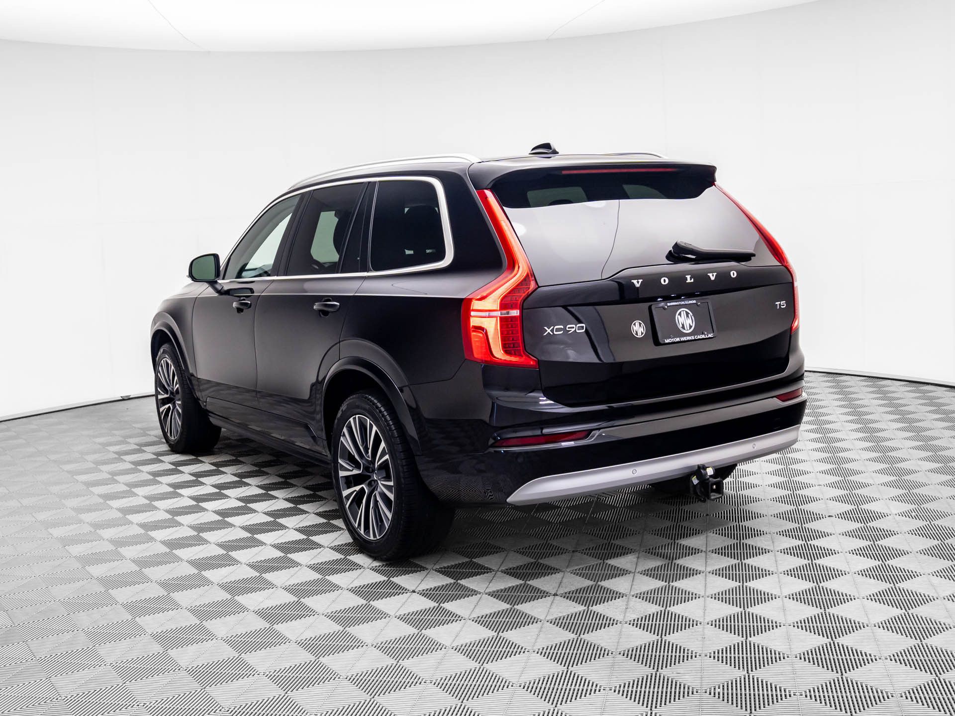 2022 Volvo XC90 T5 Momentum photo