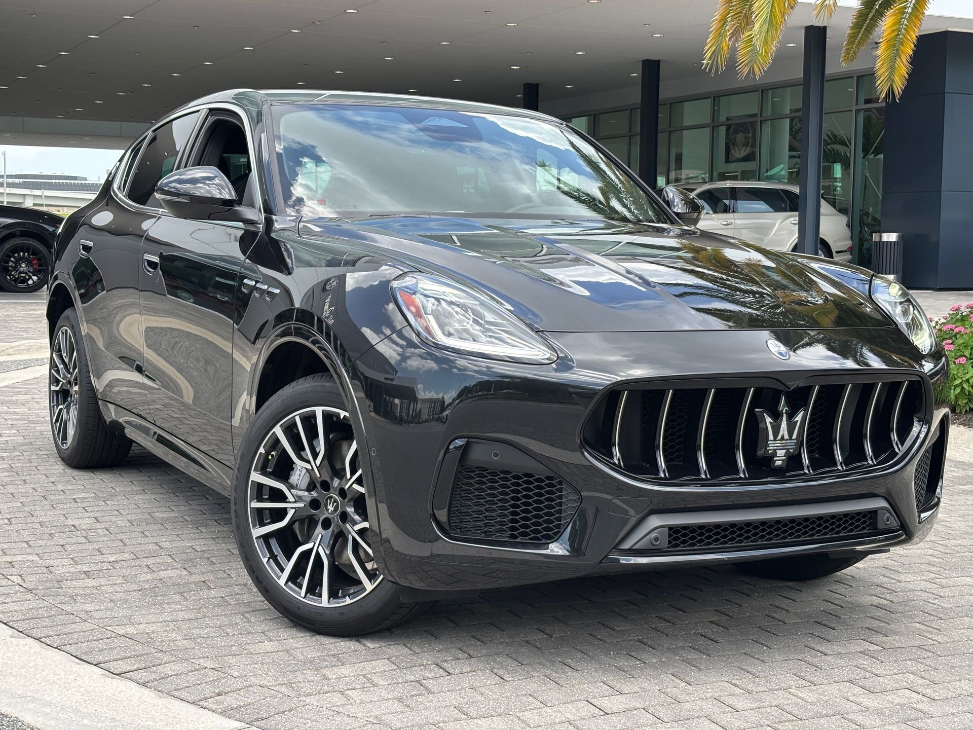 Nero Tempesta Metallic 2025 Maserati Grecale SUV / Crossover All-Wheel Drive 8-Speed Automatic
