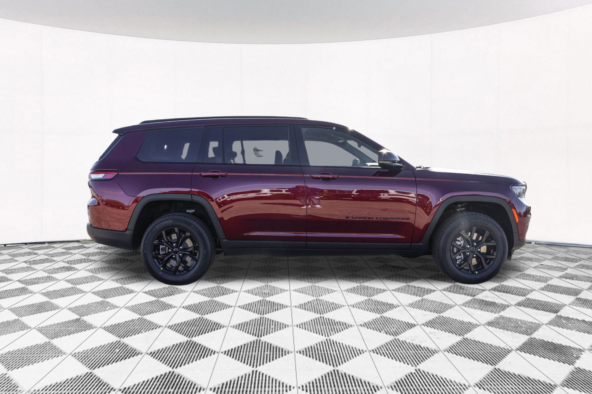 2025 JEEP GRAND CHEROKEE L - Image 12