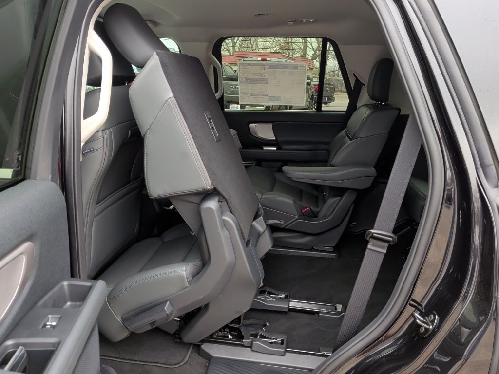 2026 Ford Expedition Active - 11