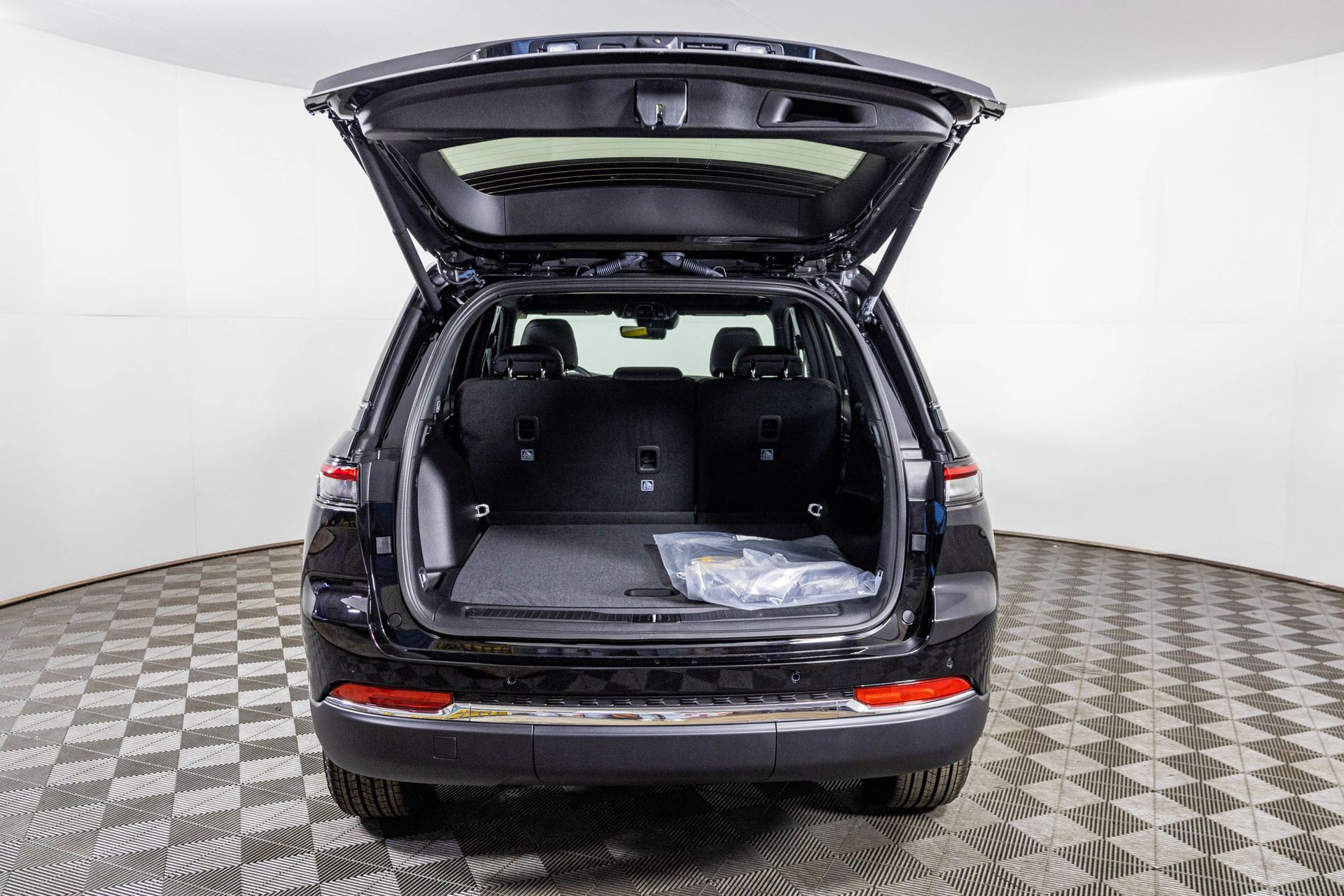 2025 JEEP GRAND CHEROKEE - Image 34