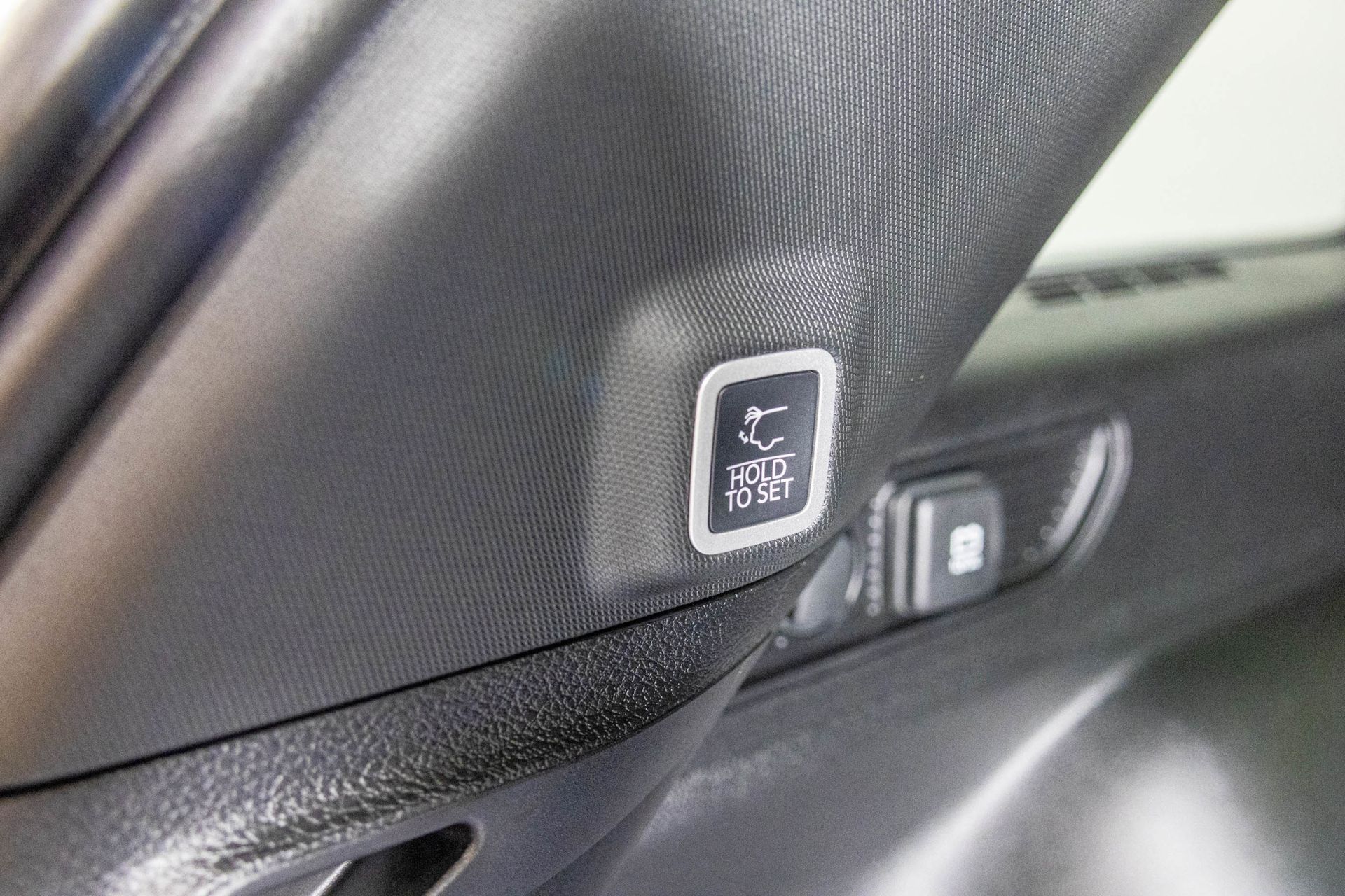 2025 JEEP GRAND CHEROKEE - Image 39