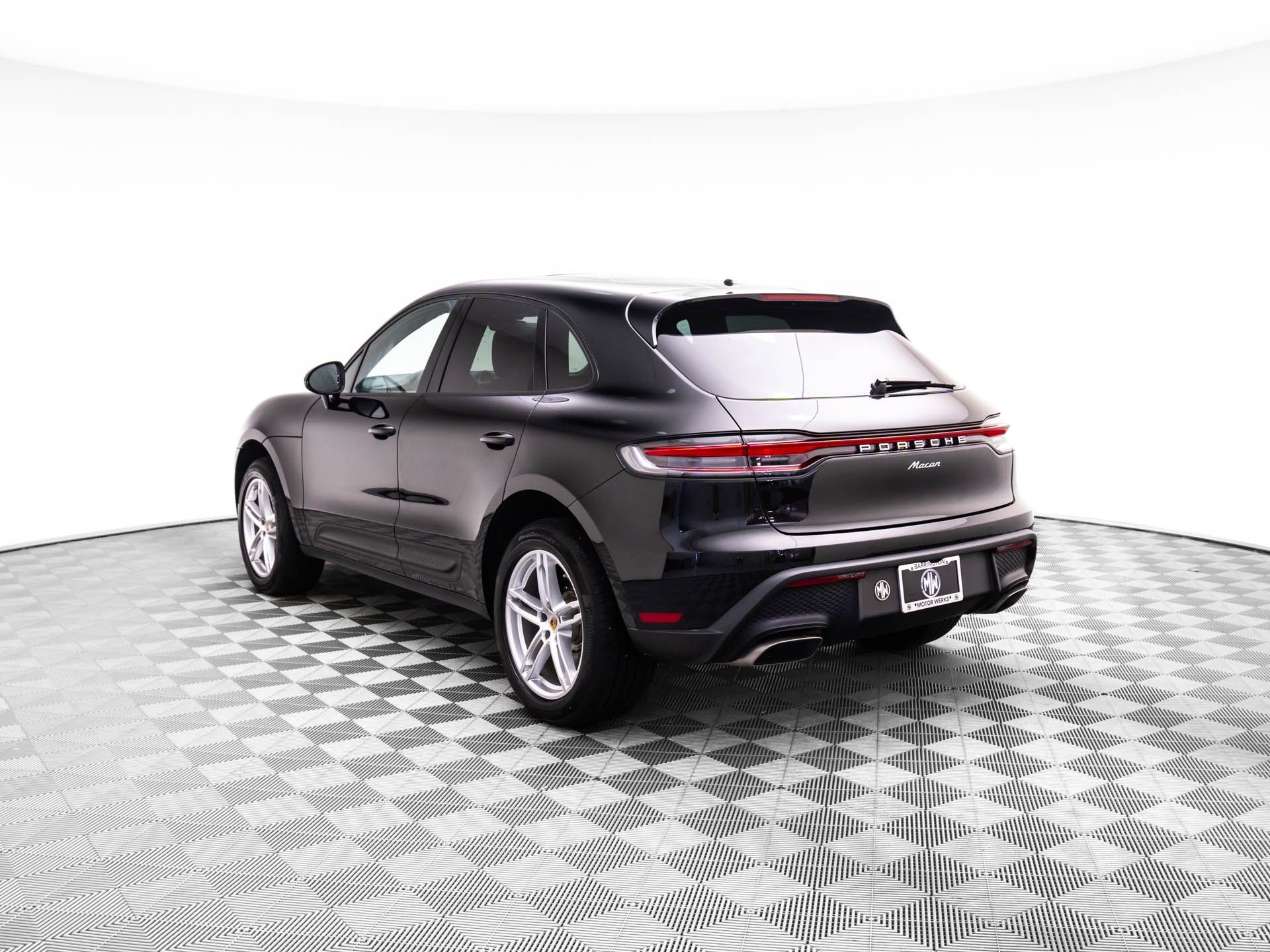 2024 Porsche Macan  photo