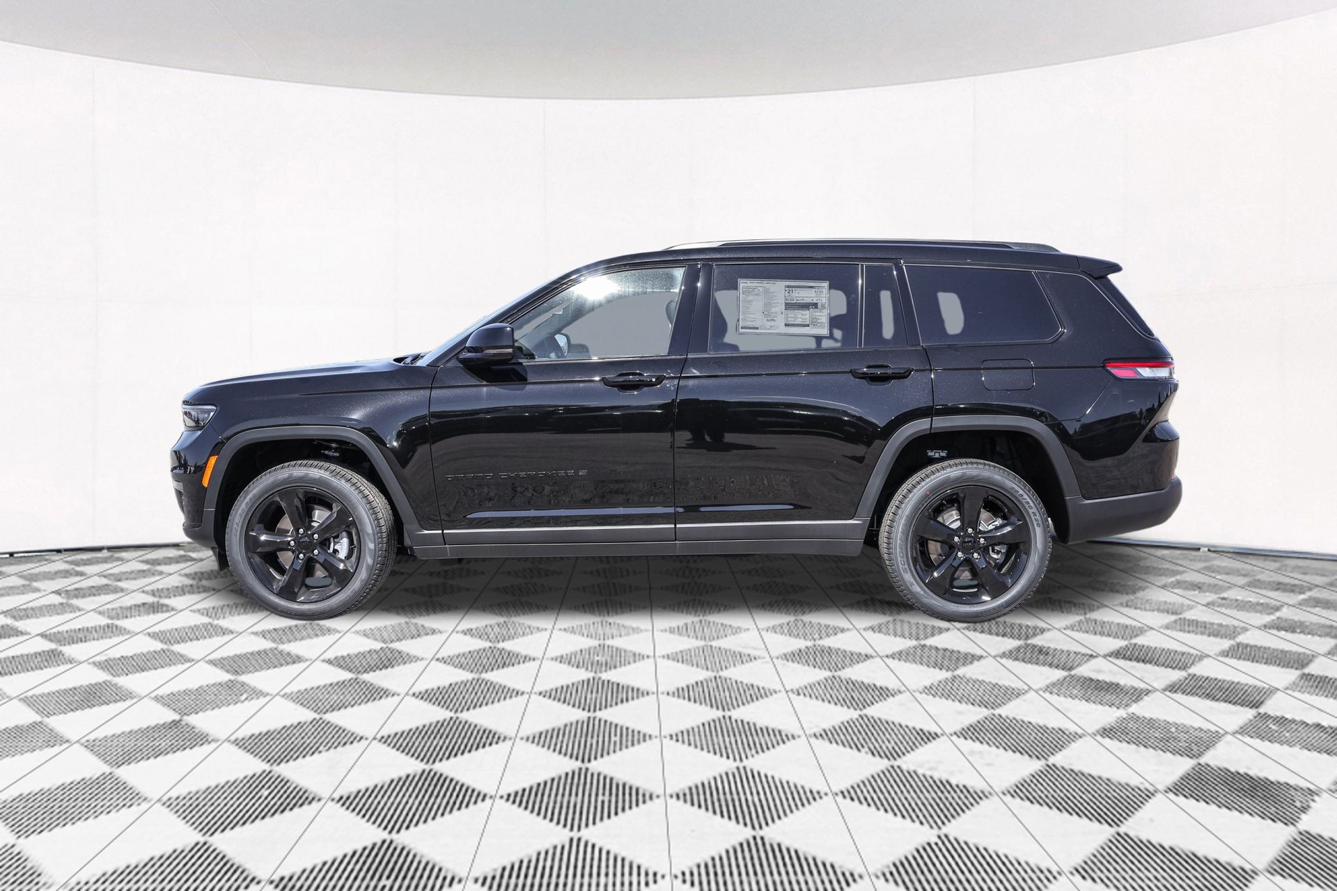 2025 JEEP GRAND CHEROKEE L - Image 12