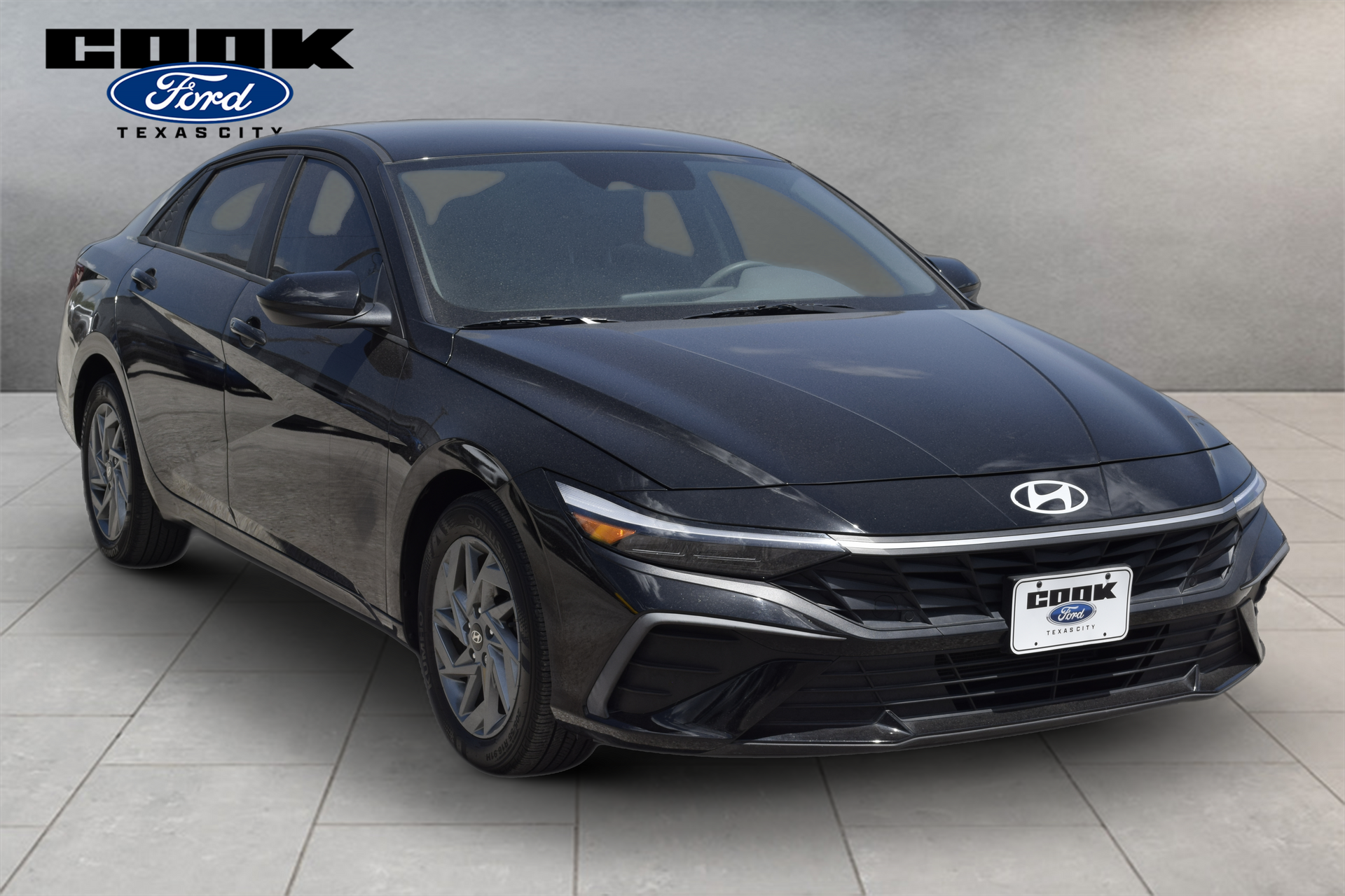 2024 Hyundai Elantra SEL Black at Community Honda
