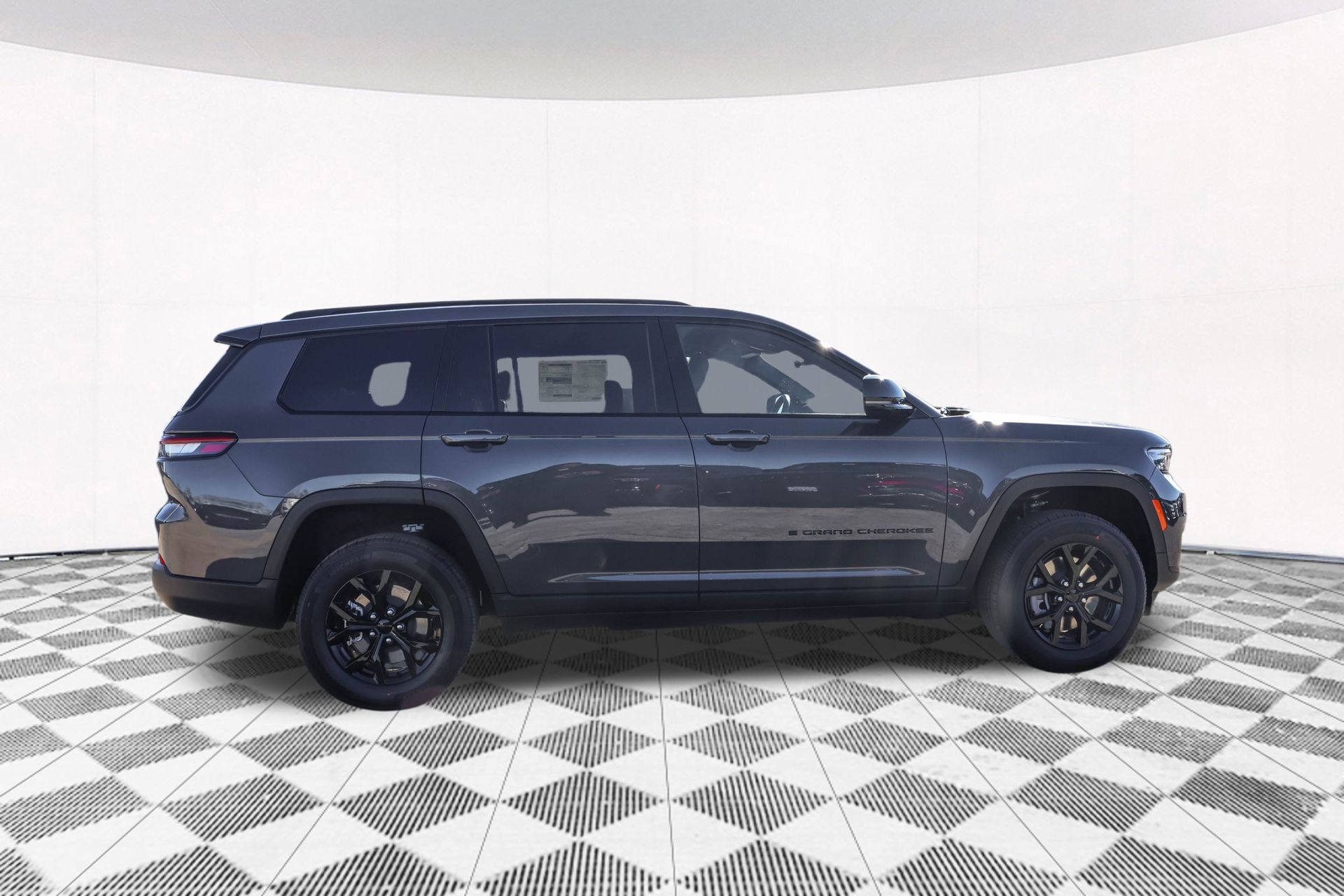 2025 JEEP GRAND CHEROKEE L - Image 12
