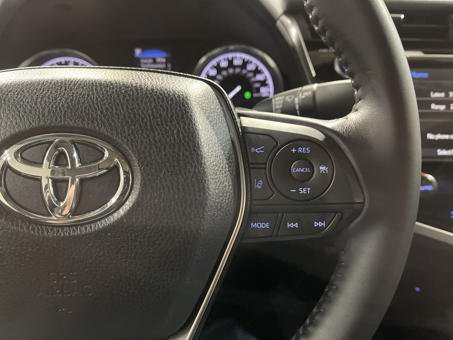 2018 Toyota Camry SE 20