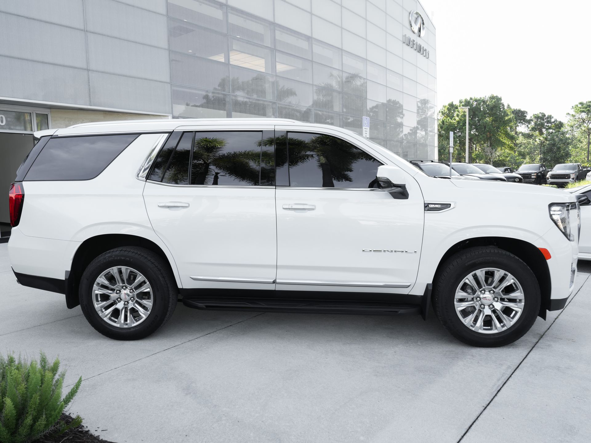 used 2023 GMC Yukon car, priced at $65,400
