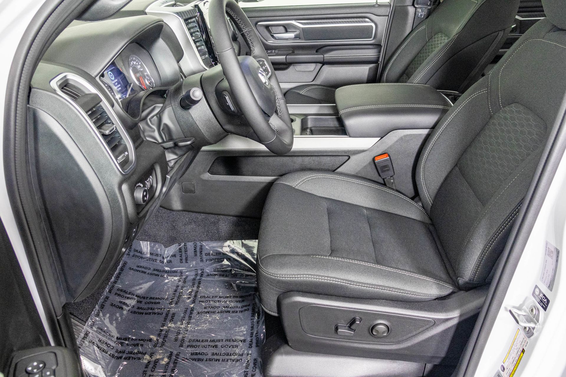 2026 RAM 1500 - Image 15