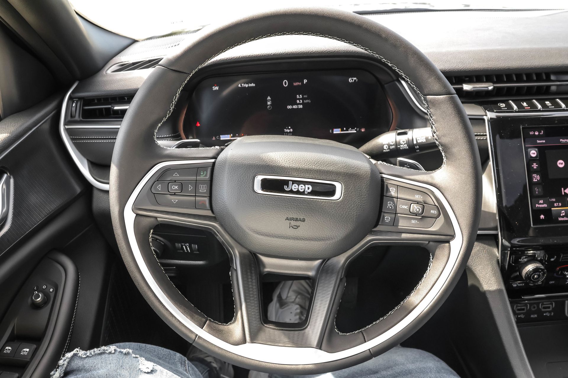 2025 JEEP GRAND CHEROKEE - Image 27