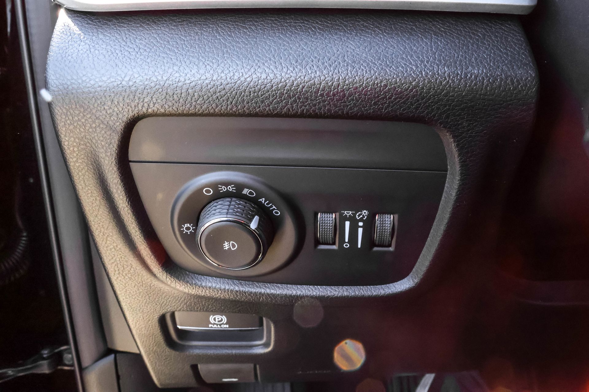 2025 JEEP GRAND CHEROKEE L - Image 29