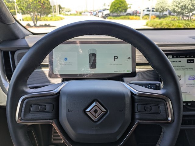 Used 2024 LA Silver Rivian  image 23
