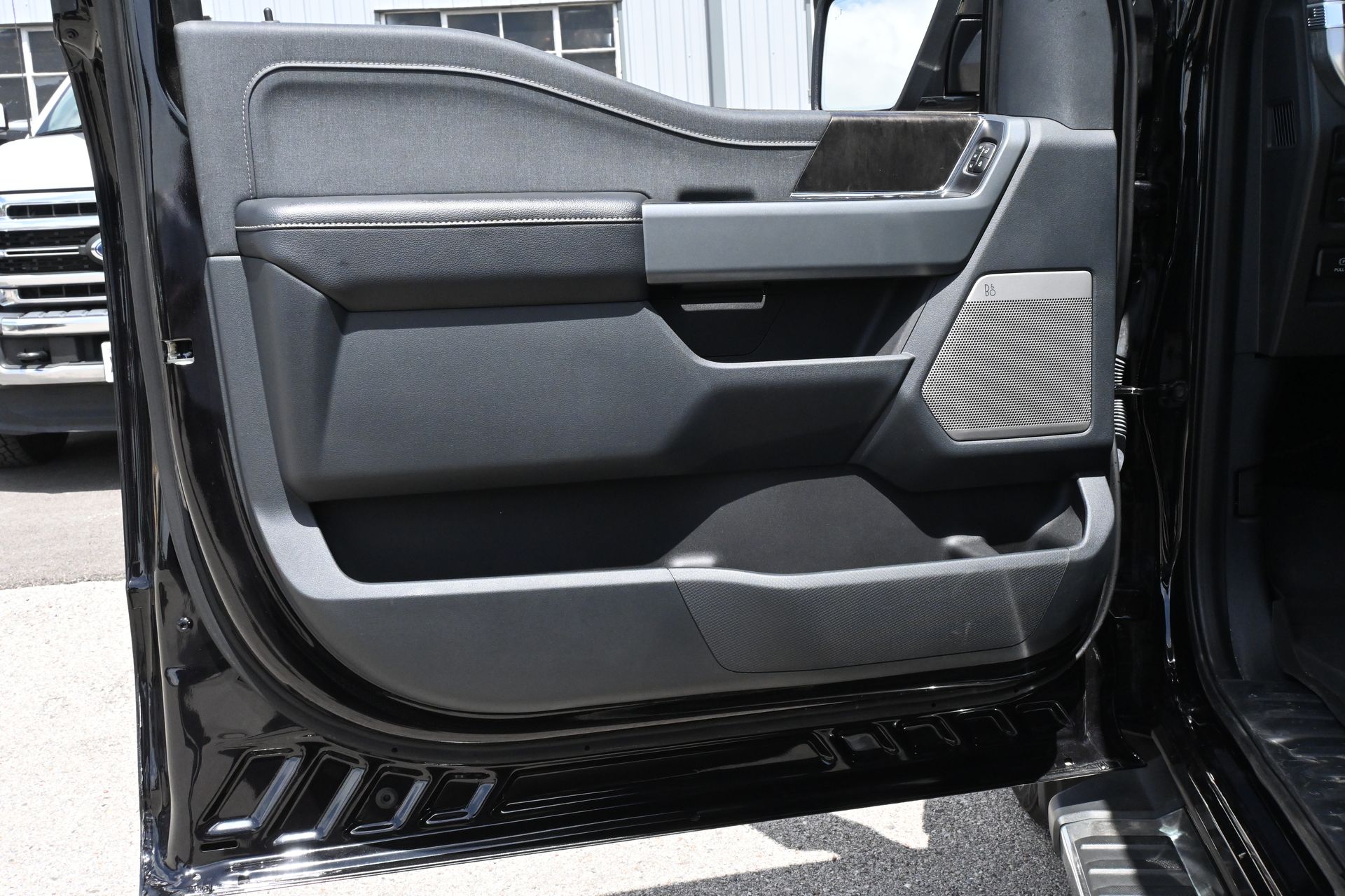 2022 Ford F-150 Lariat Black at AutoSavvy Houston Southwest