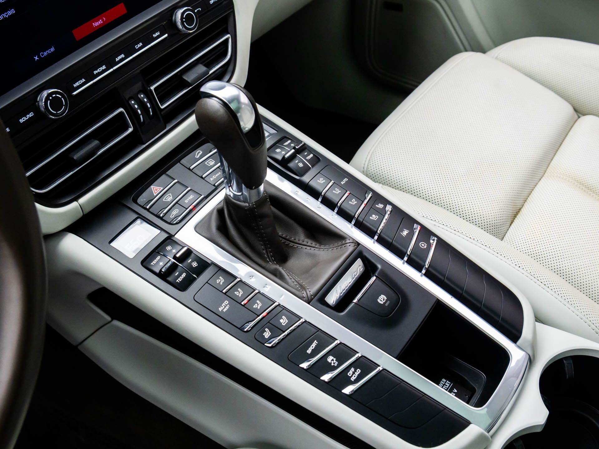 2021 Porsche Macan S photo