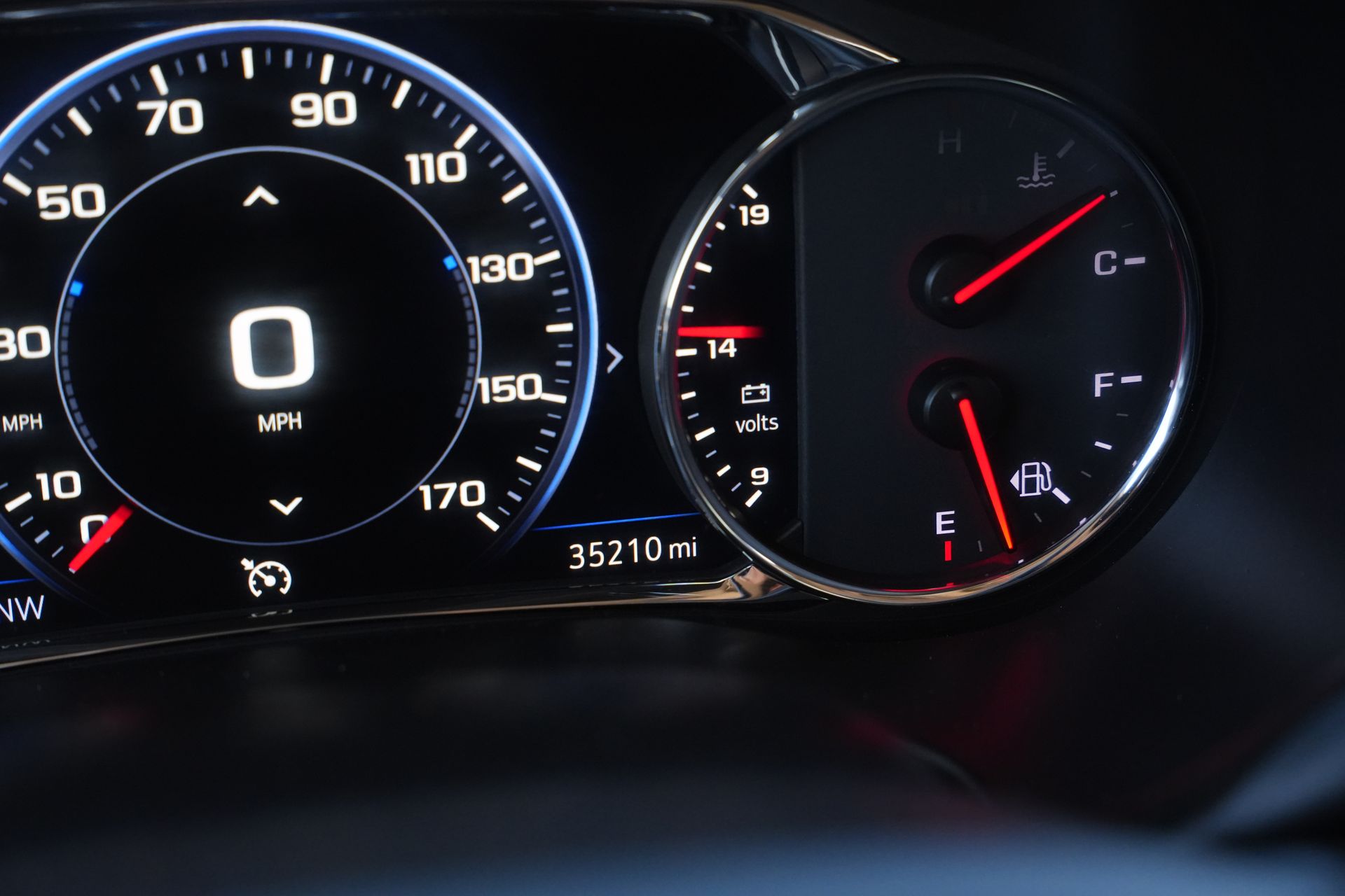 2023 GMC Acadia Denali - 10