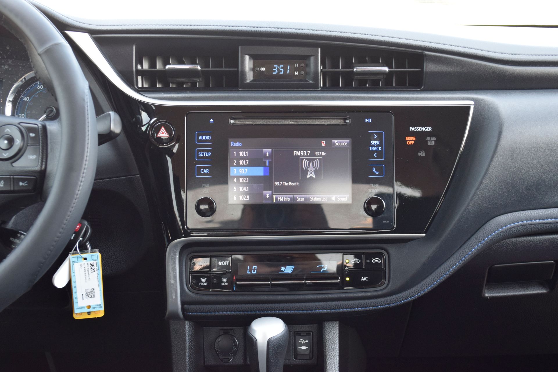 2017 Toyota Corolla SE - 8