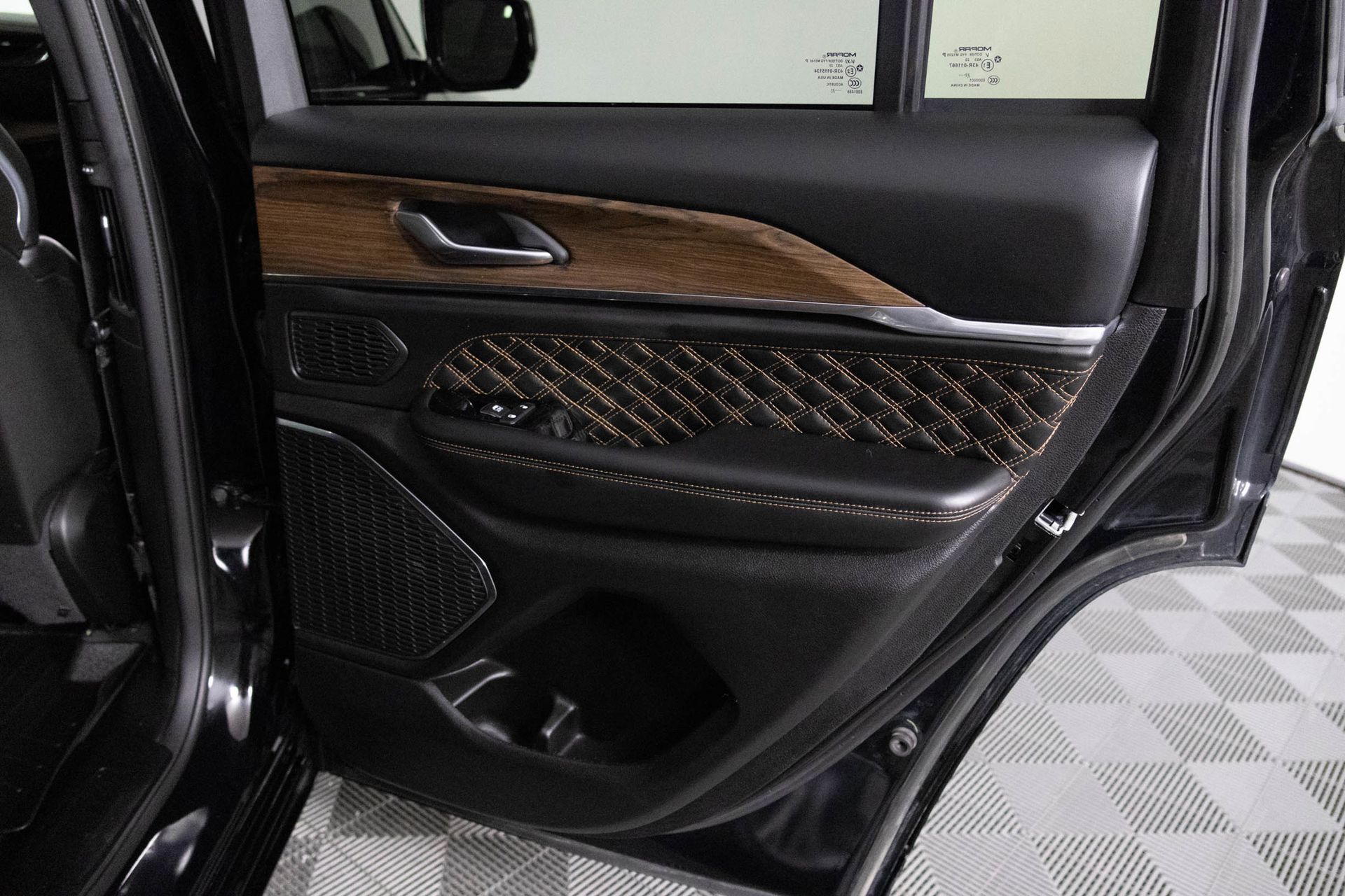 2023 JEEP GRAND CHEROKEE - Image 43