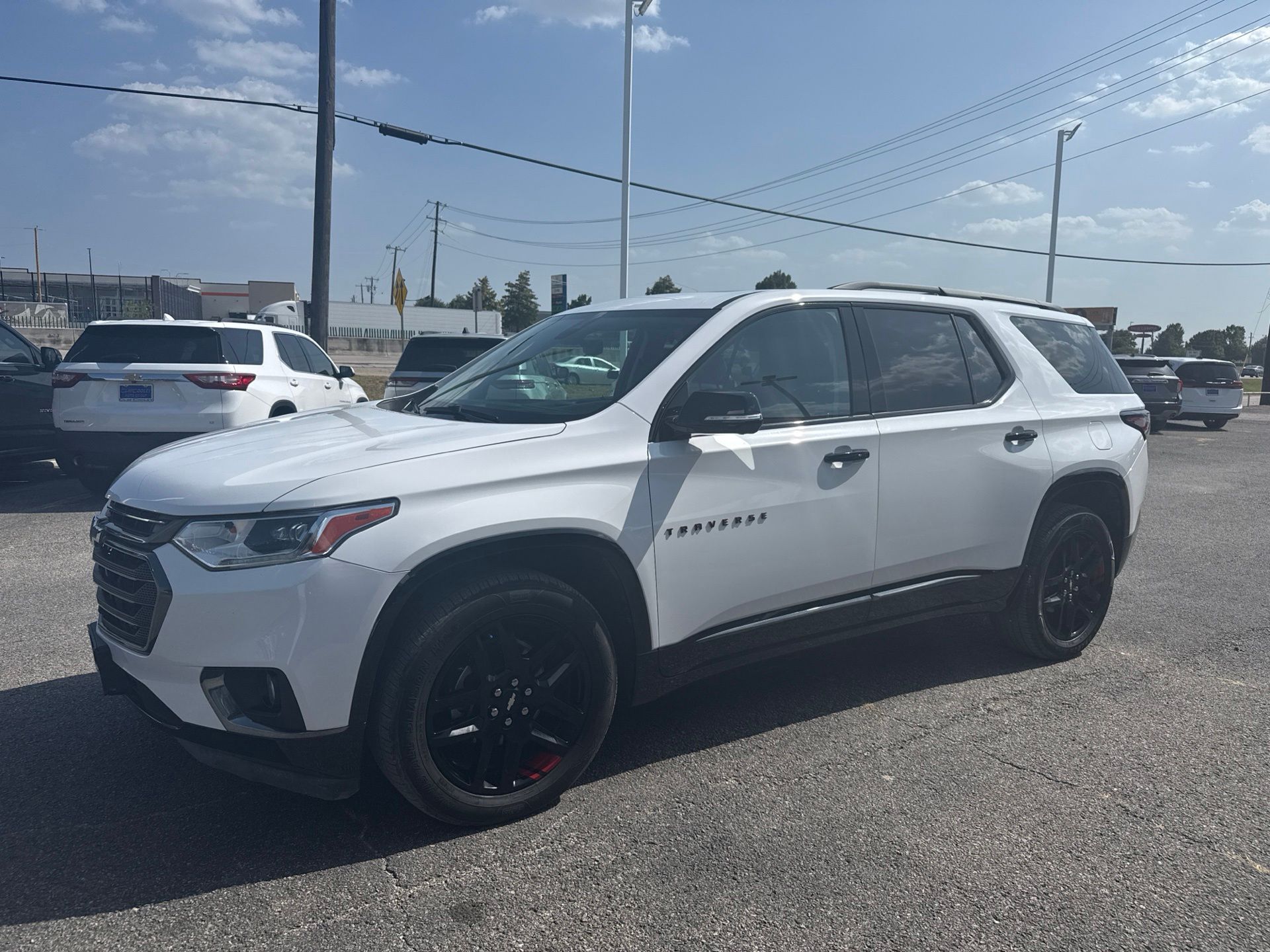 Summit White 2020 Chevrolet Traverse SUV / Crossover Front-Wheel Drive 9-Speed Automatic