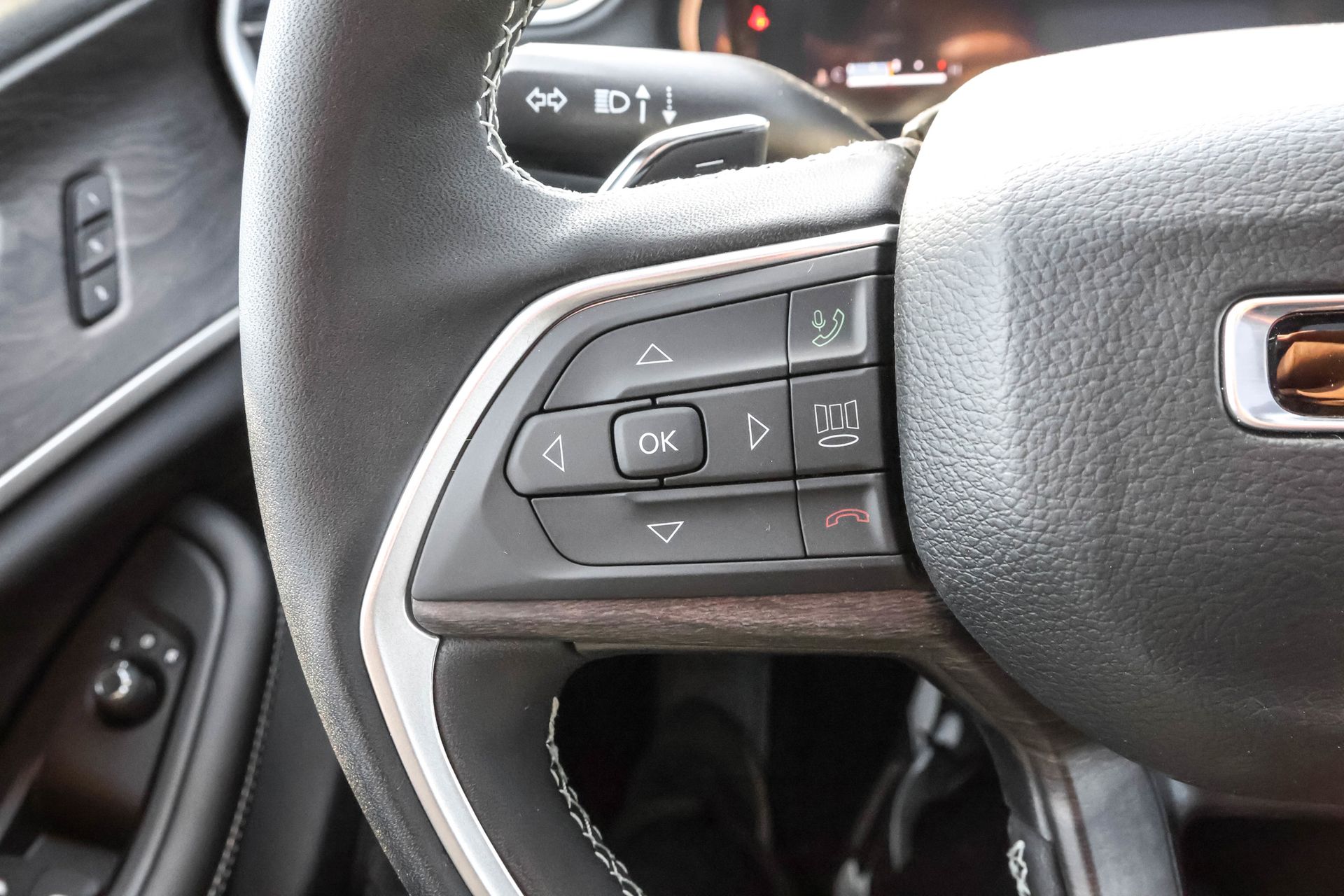 2025 JEEP GRAND CHEROKEE - Image 26