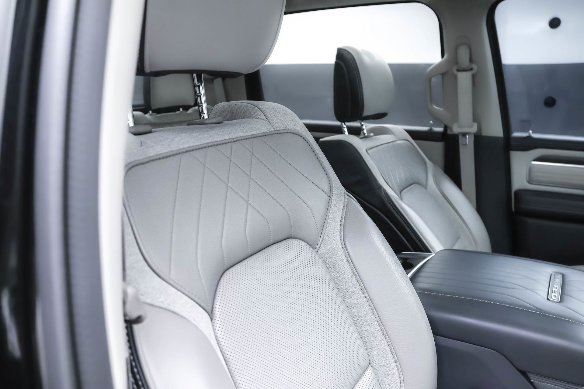 2023 RAM 1500 - Image 37