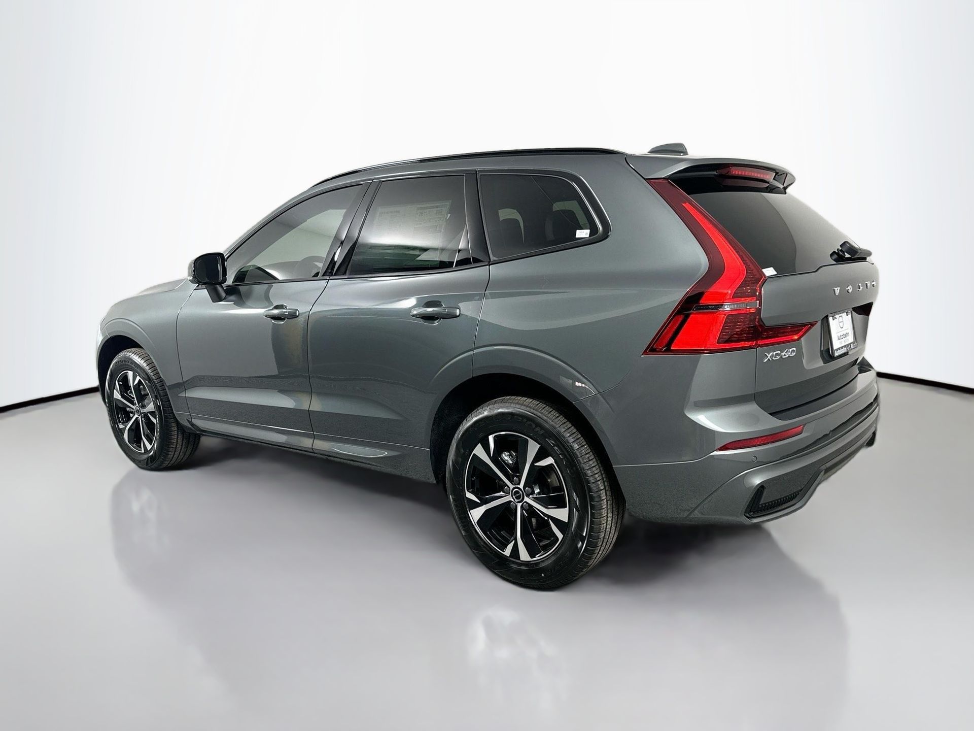 View vehicle photo 7