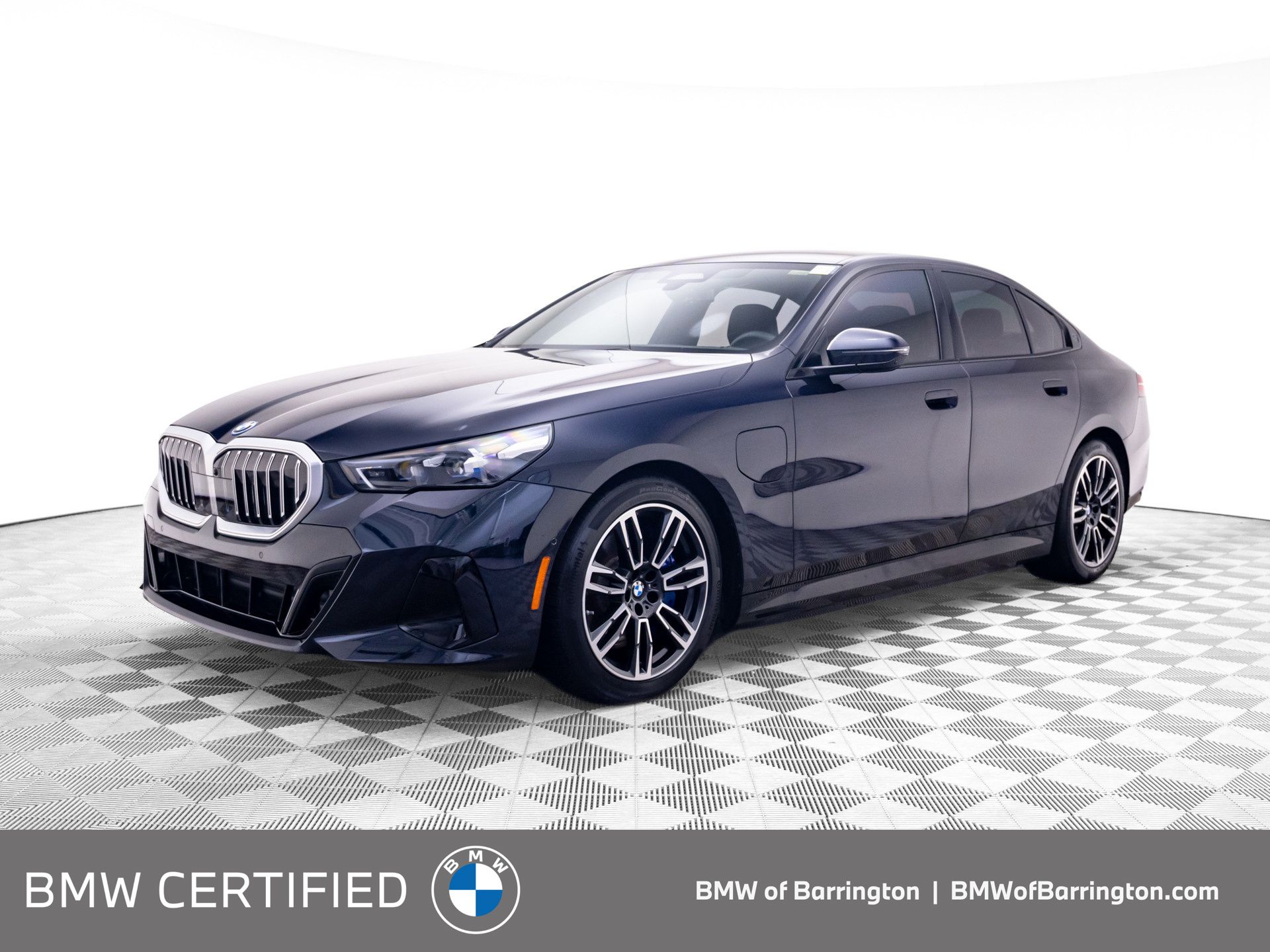 Carbon Black Metallic 2026 BMW 5 Series Sedan All-Wheel Drive 8-Speed Automatic