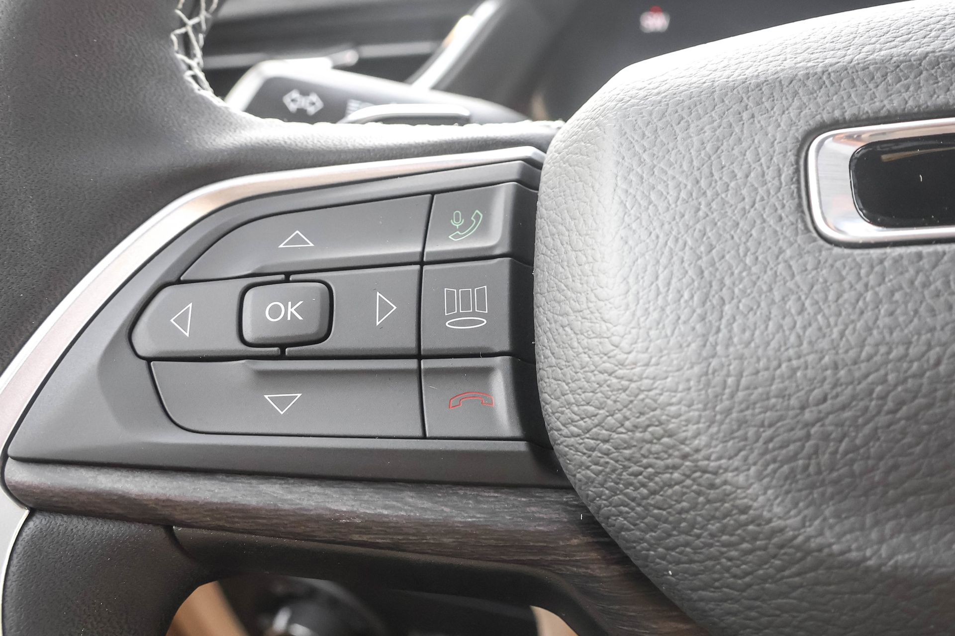 2025 JEEP GRAND CHEROKEE - Image 26