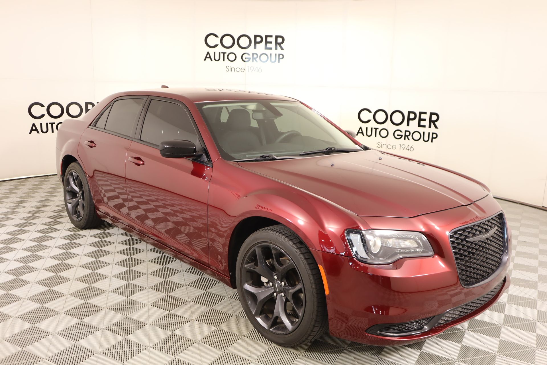 2023 Chrysler 300 Touring RWD