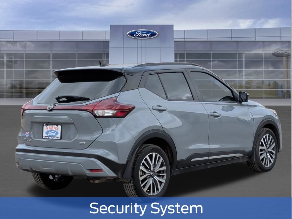 2023 Nissan Kicks SR - 6