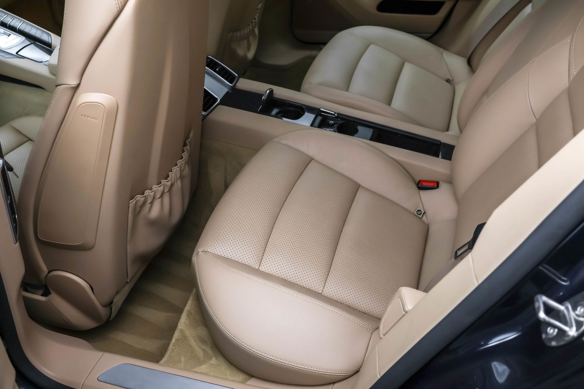 2015 PORSCHE PANAMERA - Image 29