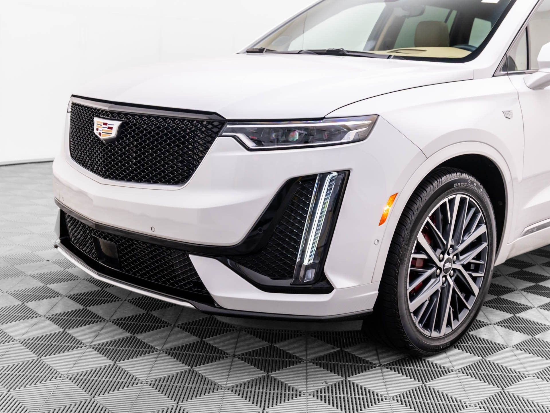 2023 Cadillac XT6 Sport photo