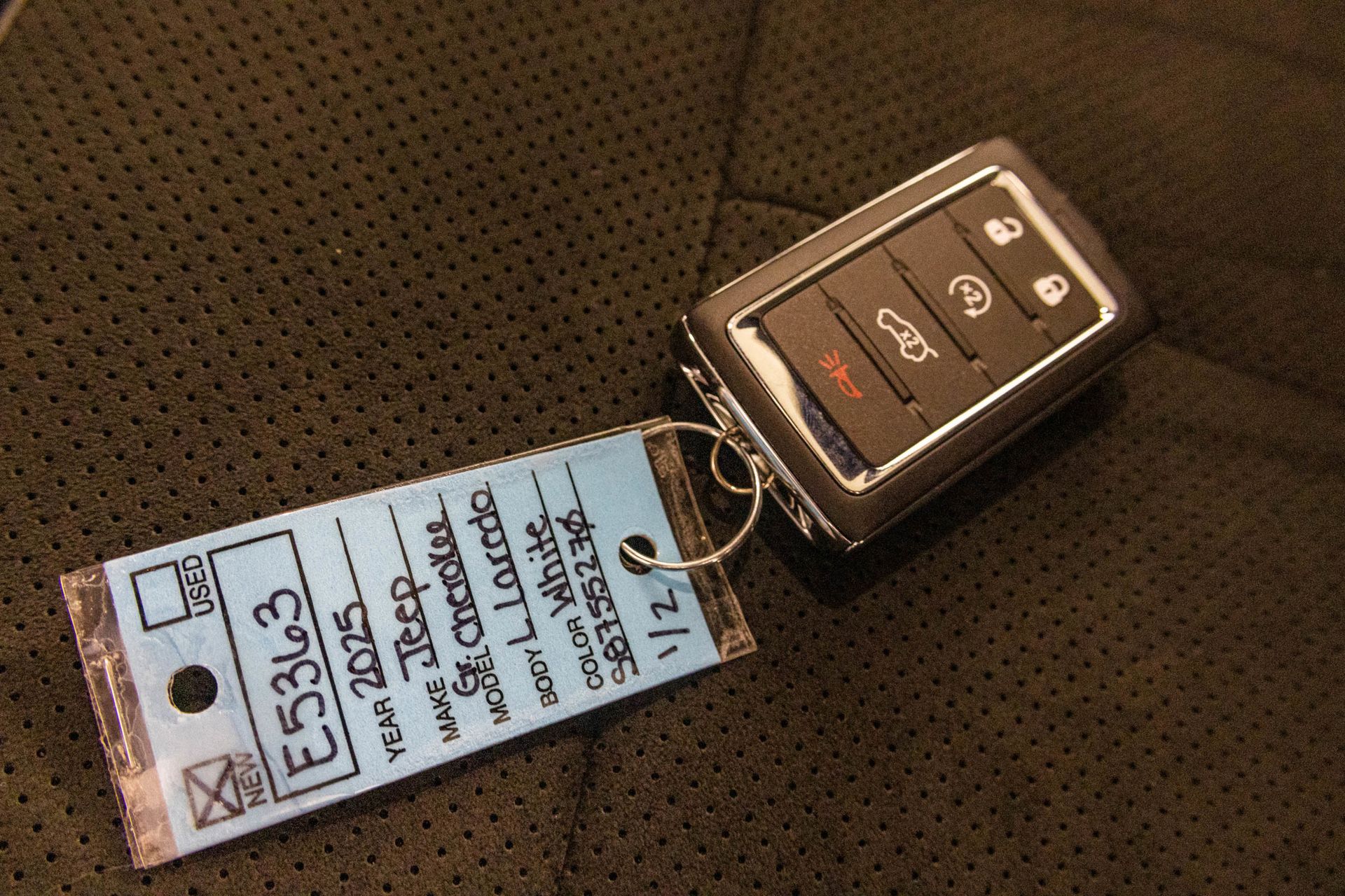 2025 JEEP GRAND CHEROKEE L - Image 32