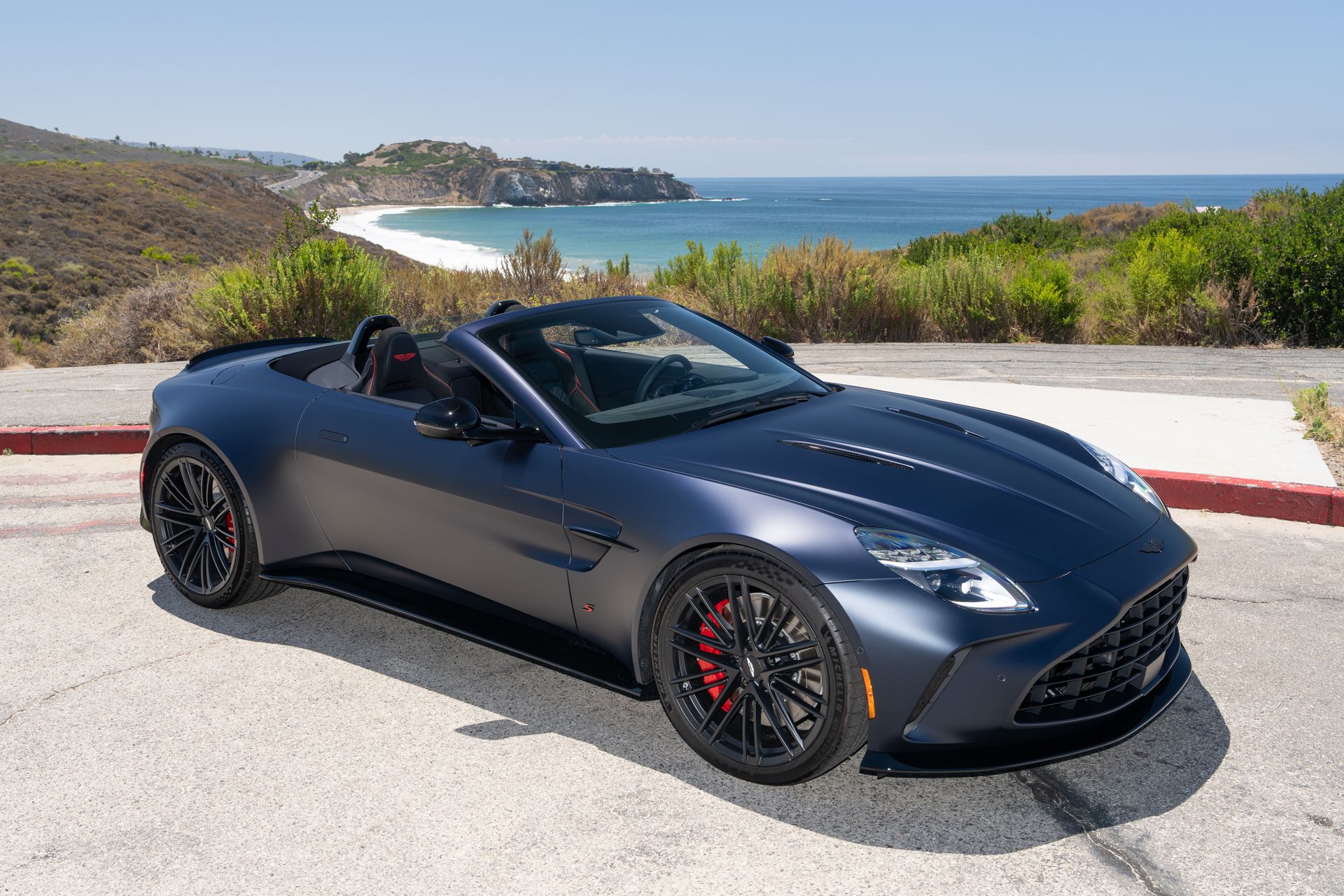 2026 Aston Martin Vantage 4.0 V8 Roadster's photo