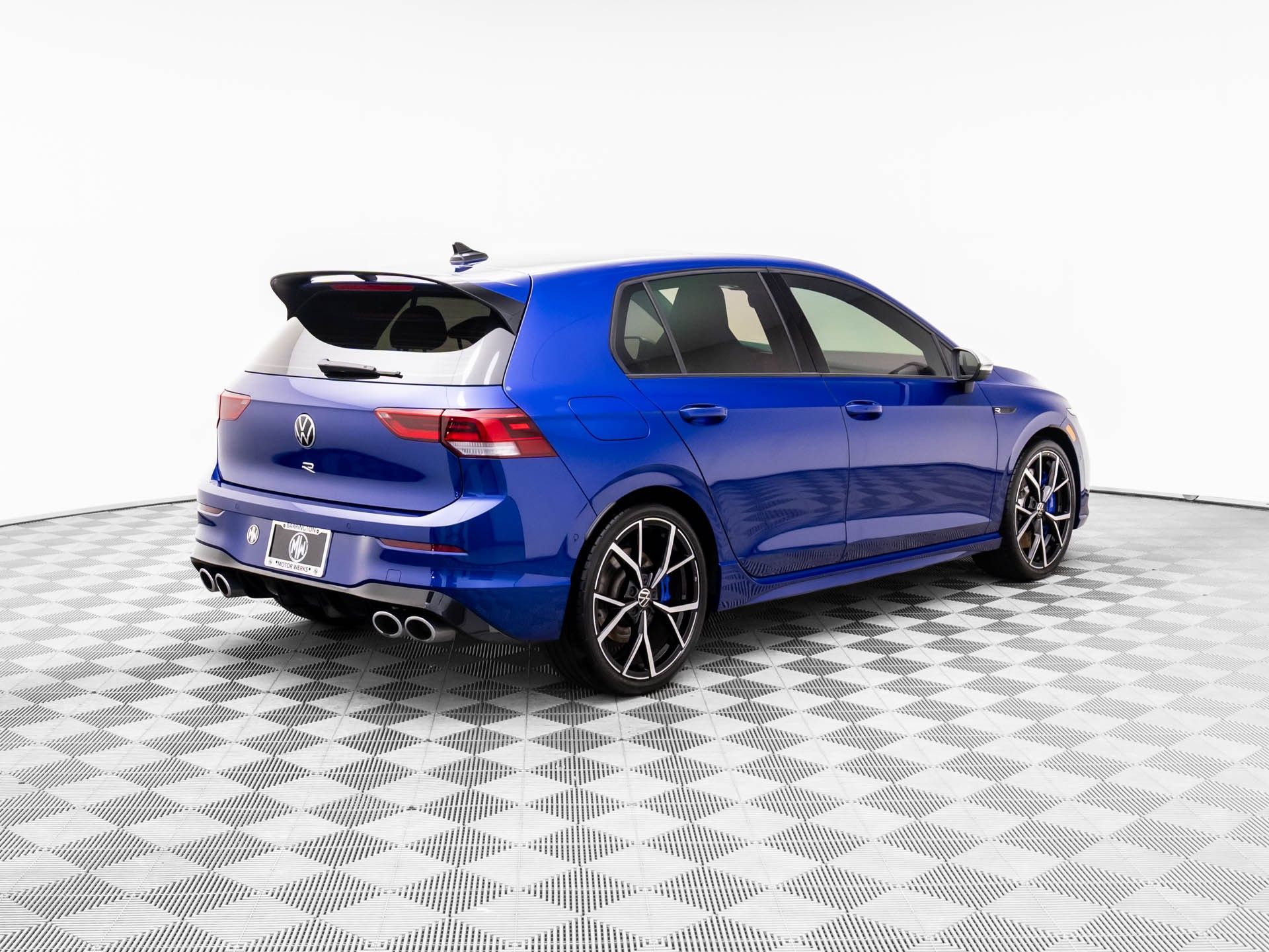 2024 Volkswagen Golf R 2.0T photo