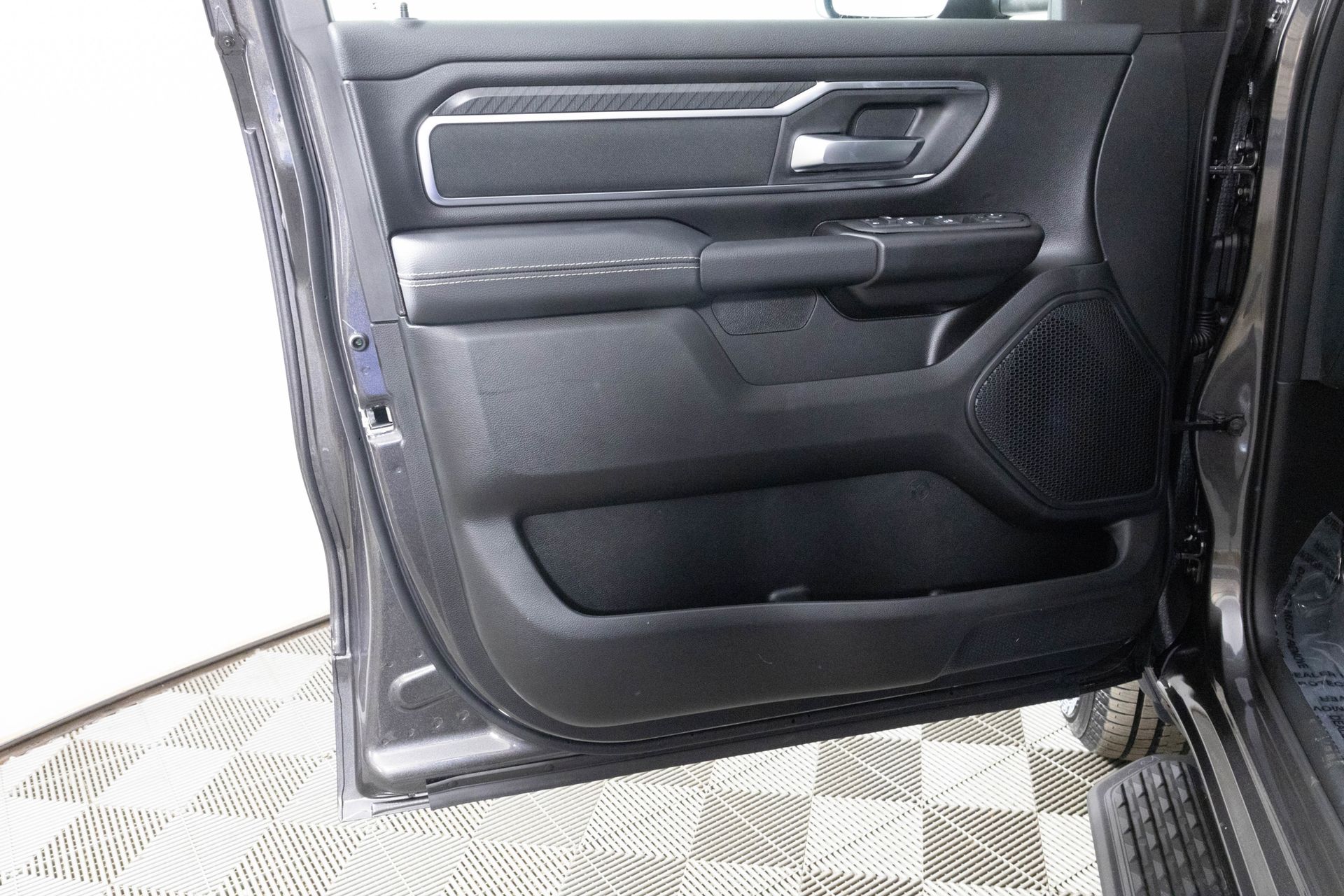 2026 RAM 1500 - Image 14